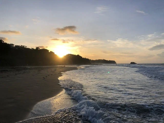 Sowa-Soma-Ayahuasca-Retreats-Costa-Rica-ocean-beach-shore-sunset.jpg