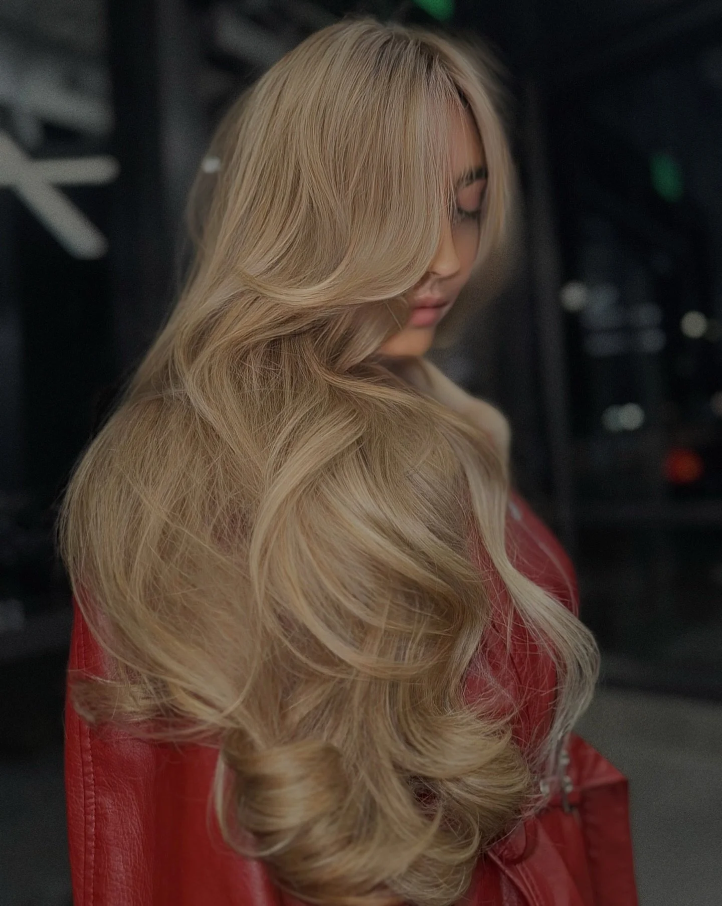 soft + intentional blonde ✨ full highlight for this bride to be by Ashley using @davinescolor 

www.hush.hair 

@smokyhollowraleigh 
📍419 N Harrington Street Raleigh NC 27603
@visitnhid 
📍541 Church at N Hills Street Raleigh NC 27609

#BlondeExpert