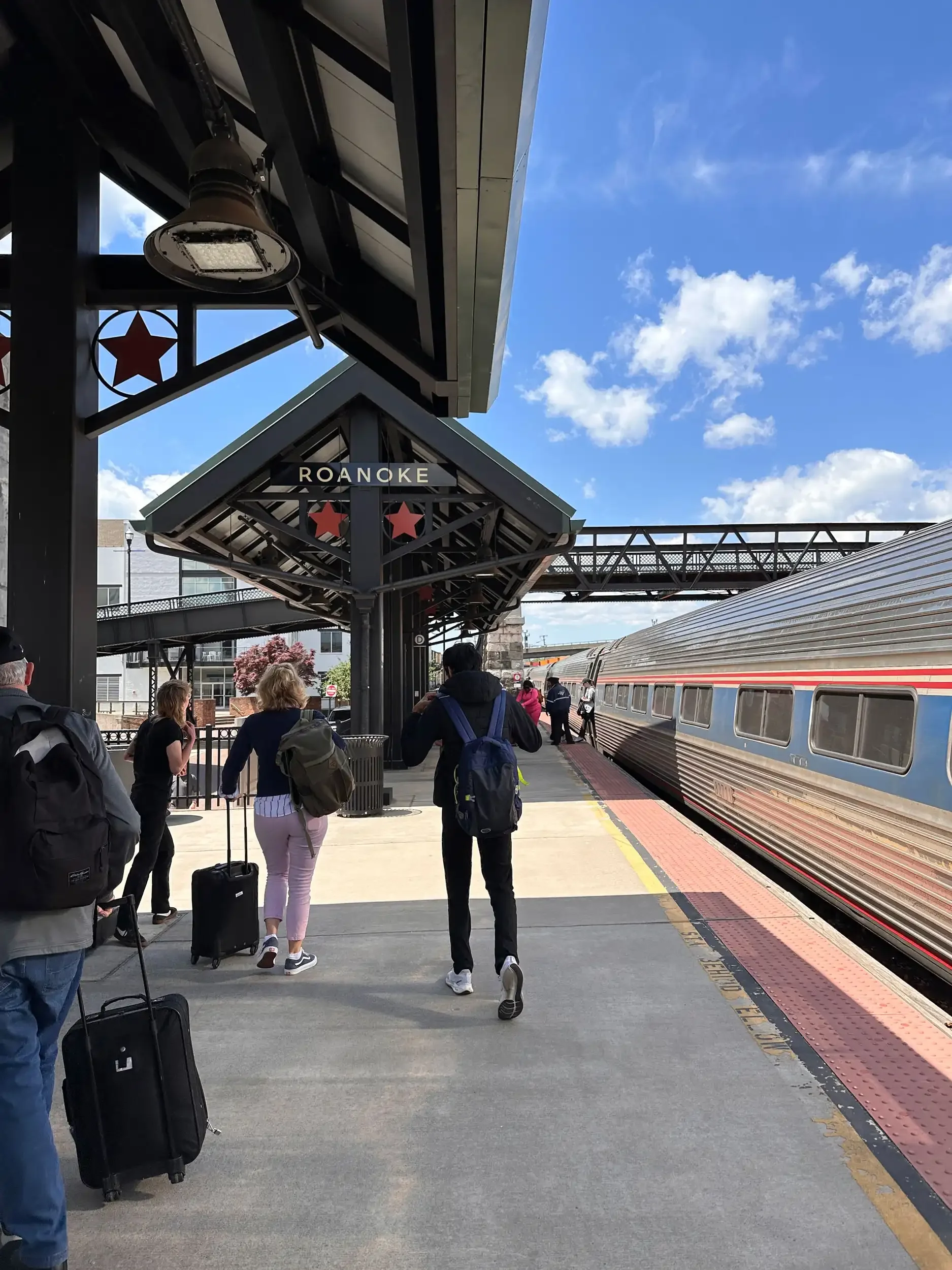 roanoke train station platform