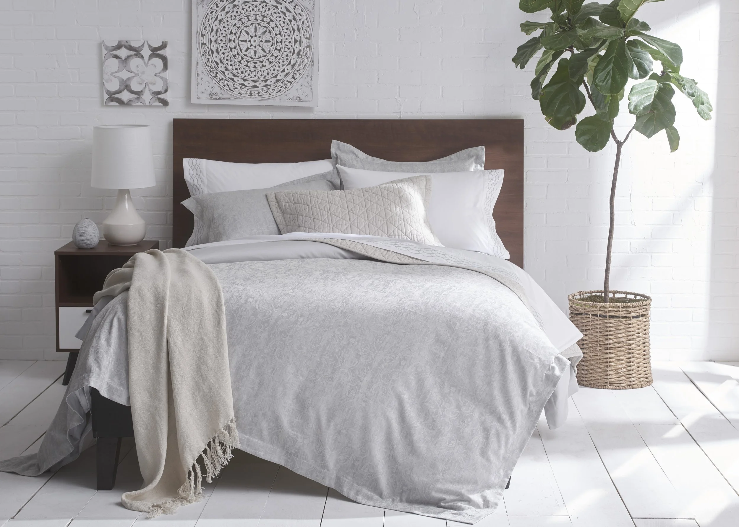 ~~Grey - Jacquard Medallion with Throw.jpg