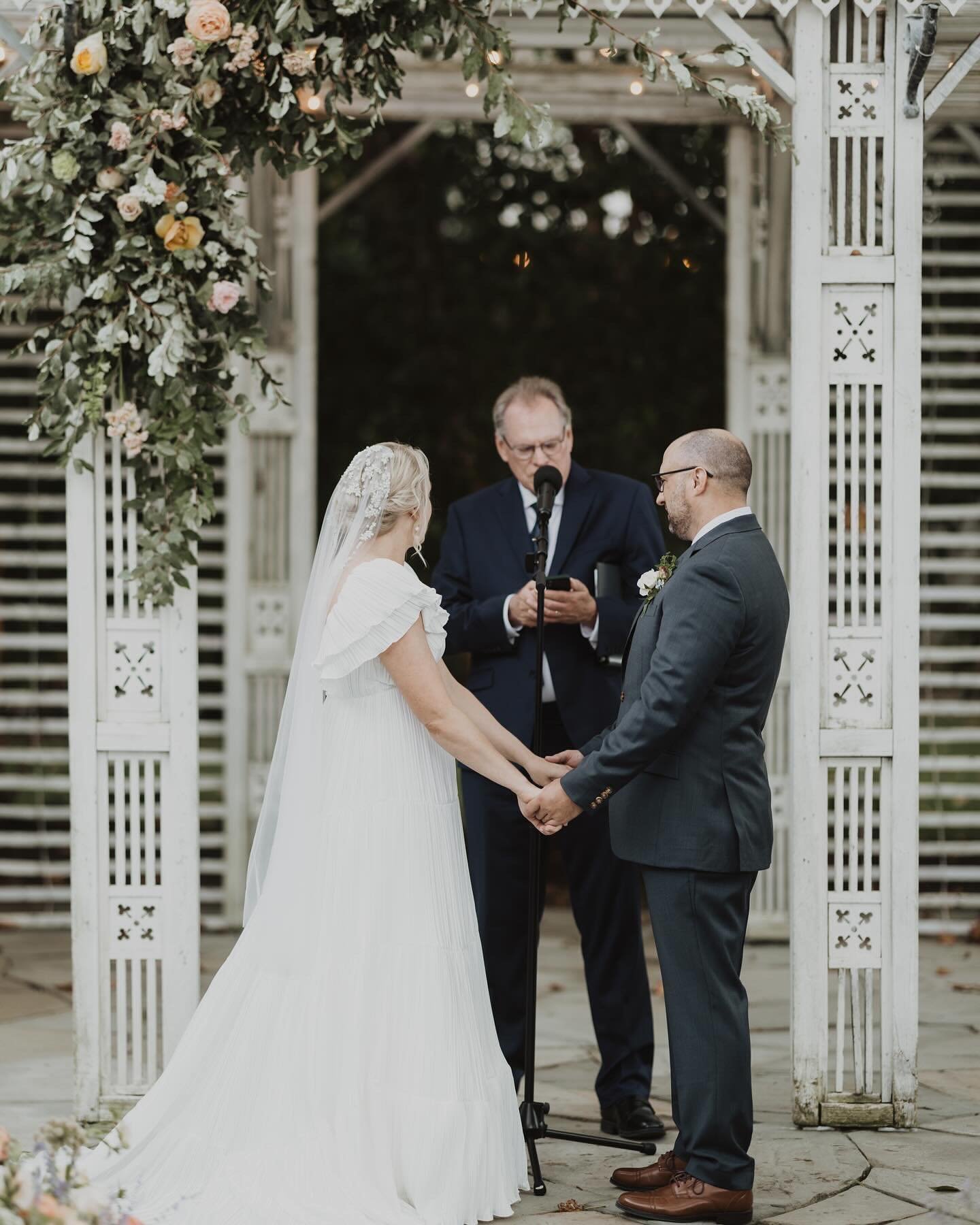 For creatives, wedding planning begins as a blank canvas. Abby was the artist behind her fairytale English garden-inspired wedding to Sean. 

Take a look back at the DIY decor, handpicked florals and intimate moments and the link in bio.

👰🏼&zwj;♀️