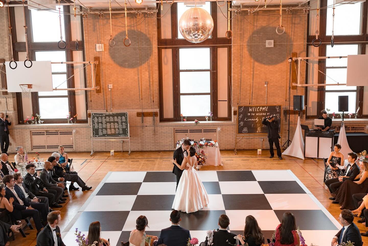 New career, new city, who dis?

Been busy coordinating weddings instead of writing about them! But just had to find the time to write about the springtime magic that was these high school sweethearts&rsquo; big day! 🧡🚌🖤

https://www.btoweddings.co