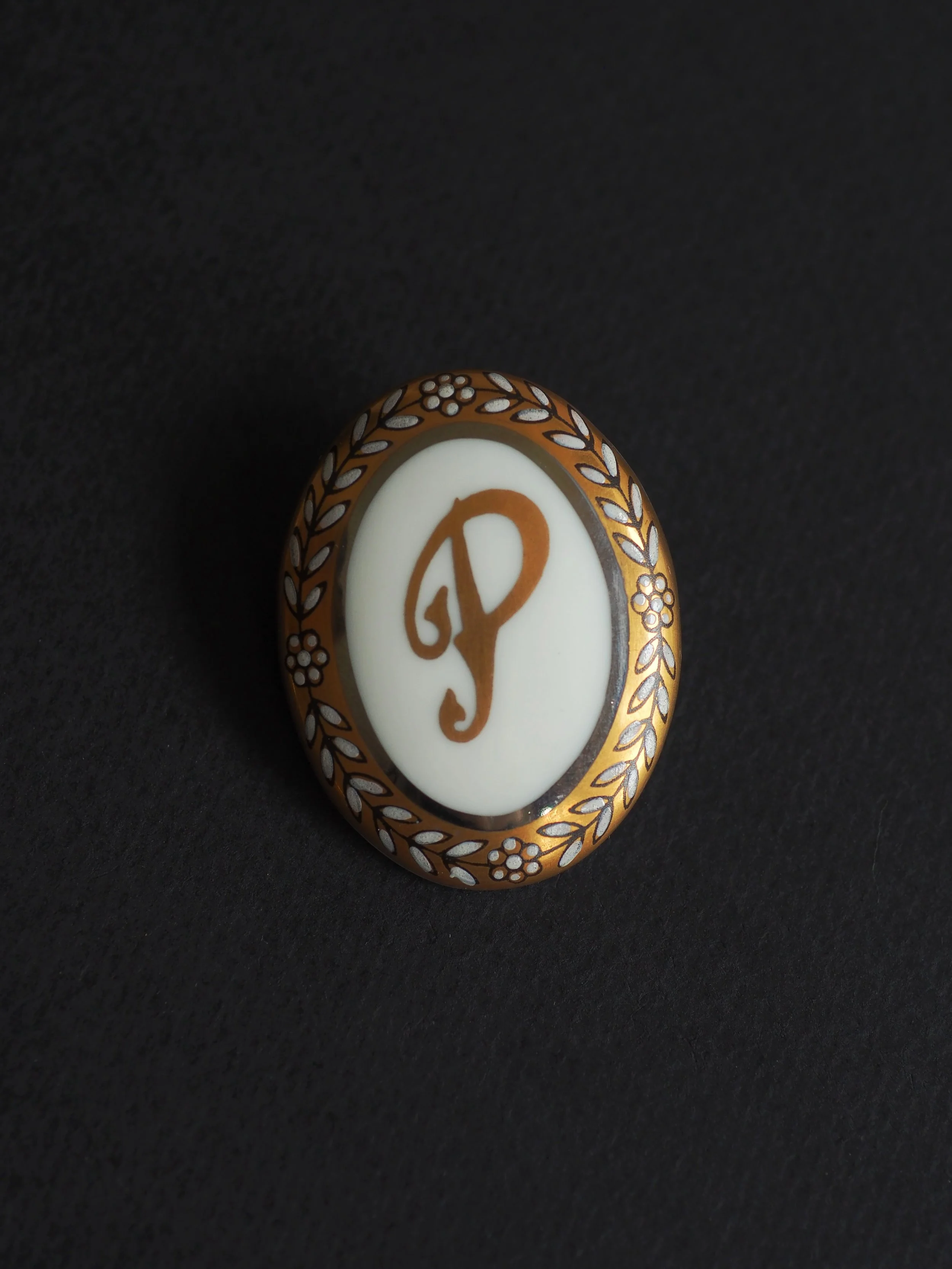 groomsmen lapel pin antique maria sarinana.jpg