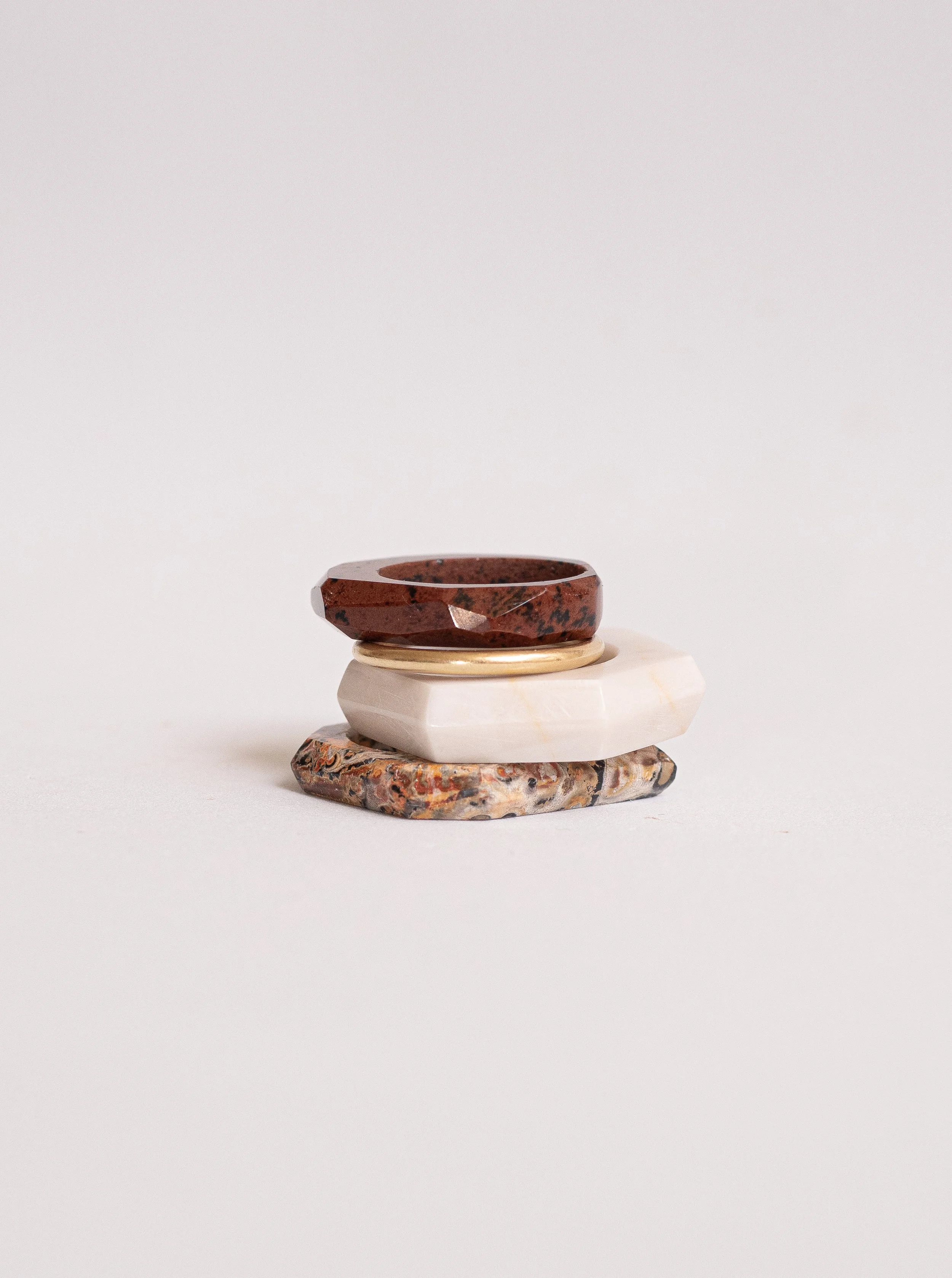 bold-design-mineral-hand-casrved-cocktil-rings-maria-sarinana.jpg