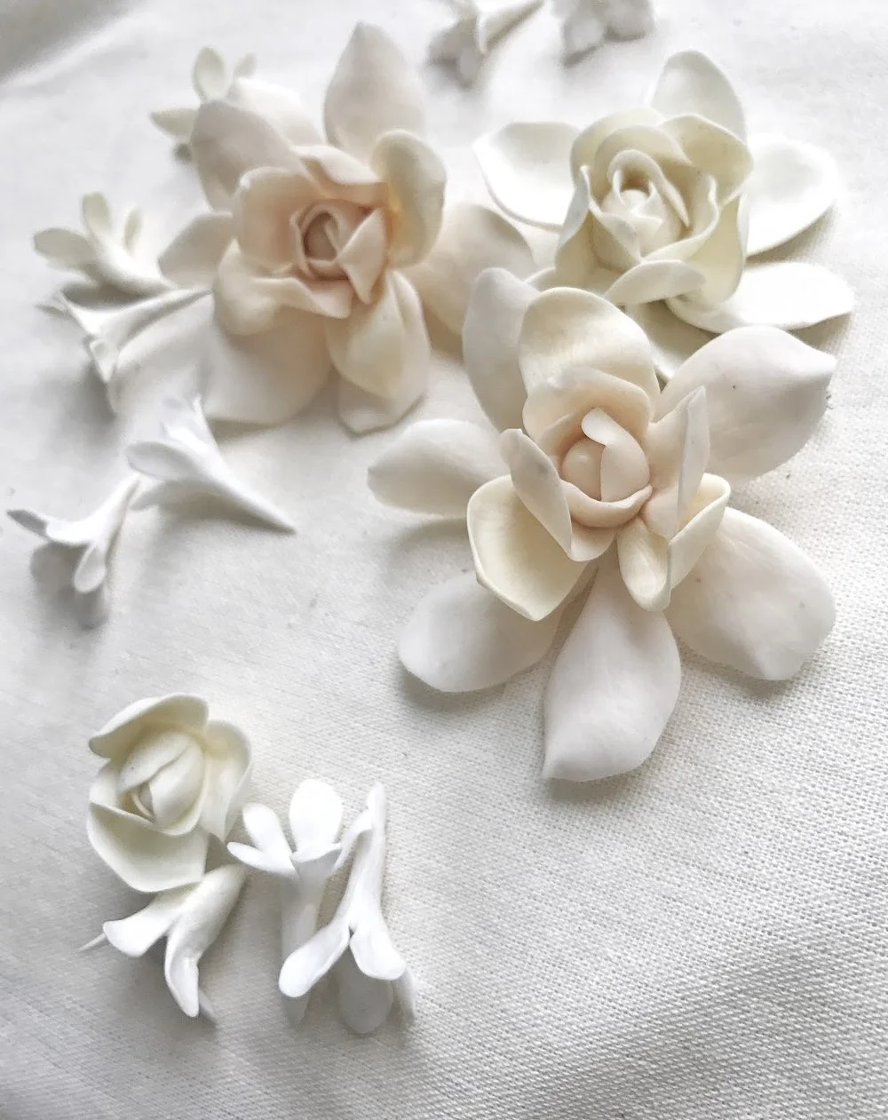Flores Artesanales de Porcelana Hechas a Mano