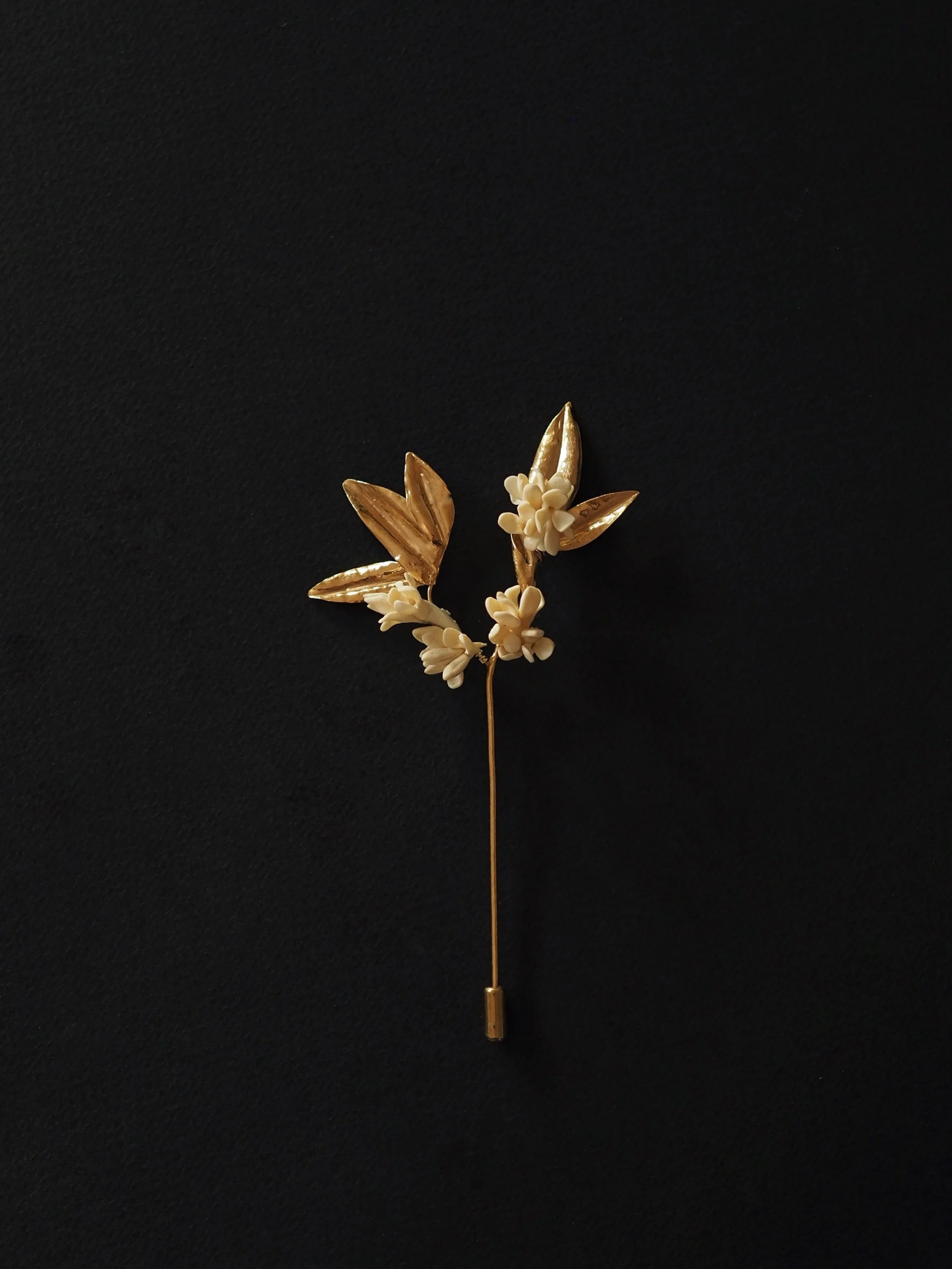 luxury-botanical-brooch-mens-accessory-designer-maria-sarinana.jpg