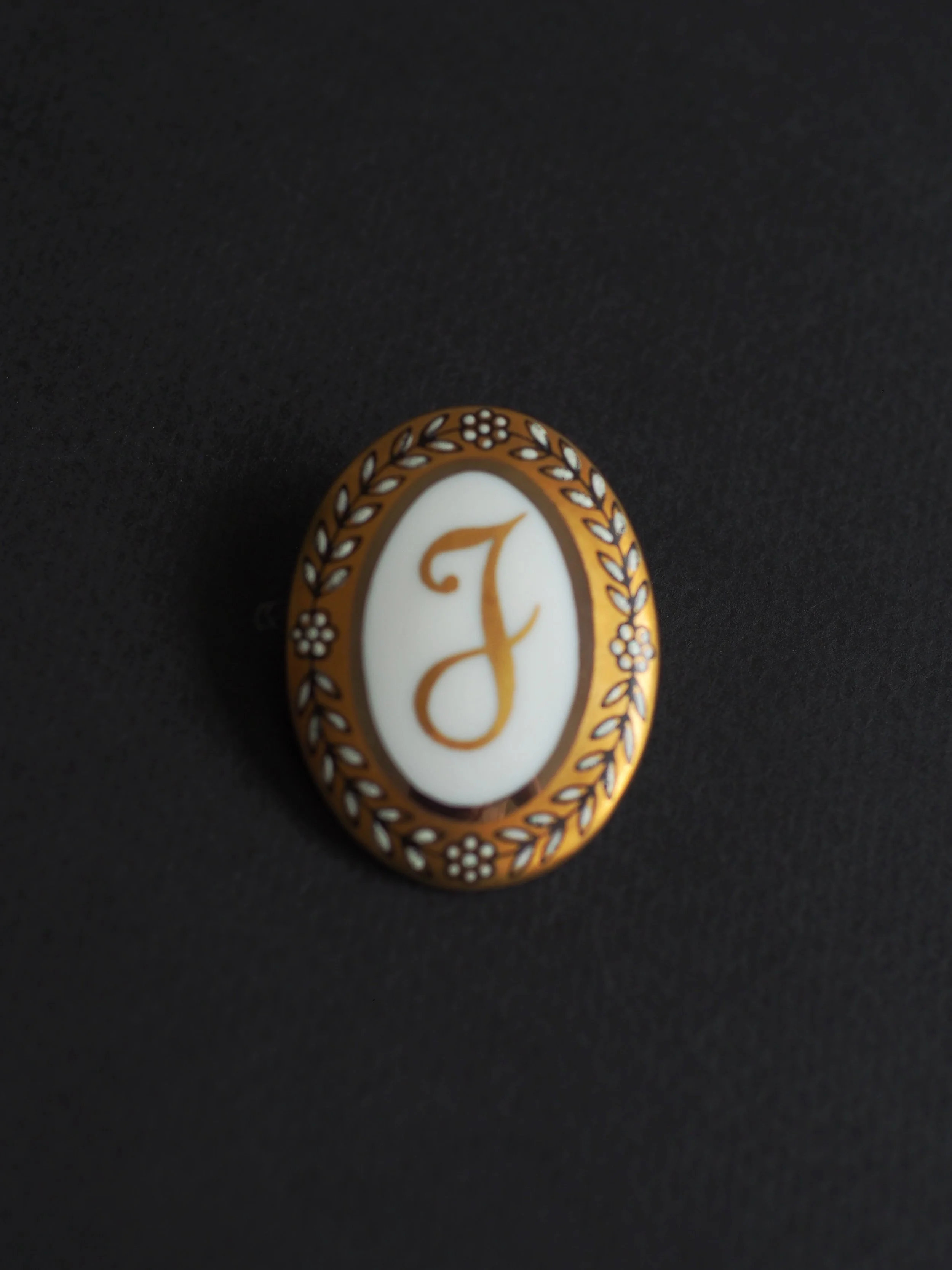 letter motif brooch artisanal jewellery maria sarinana.jpg