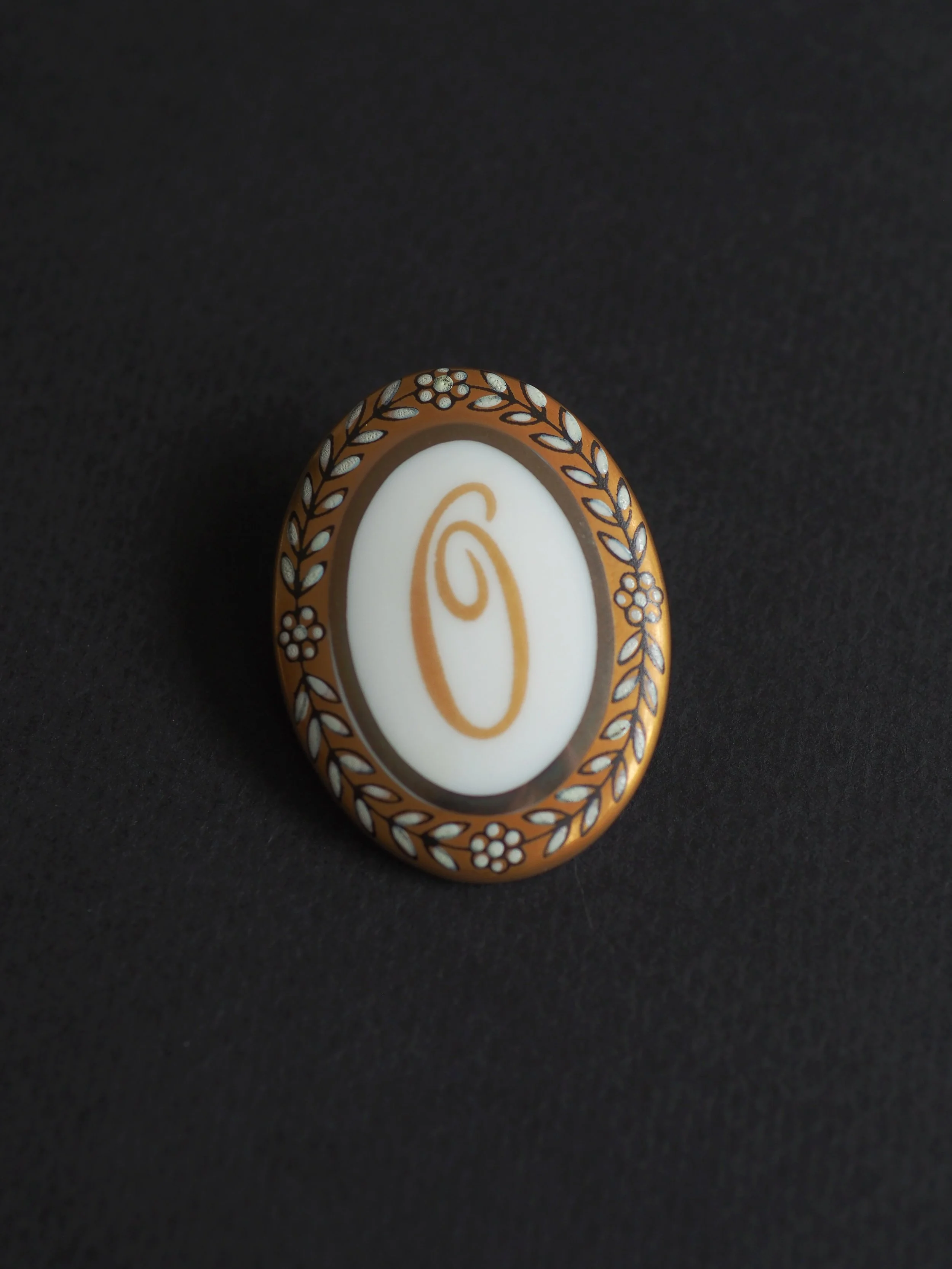 artisanal luxury brooch for groommaria sarinana.jpg