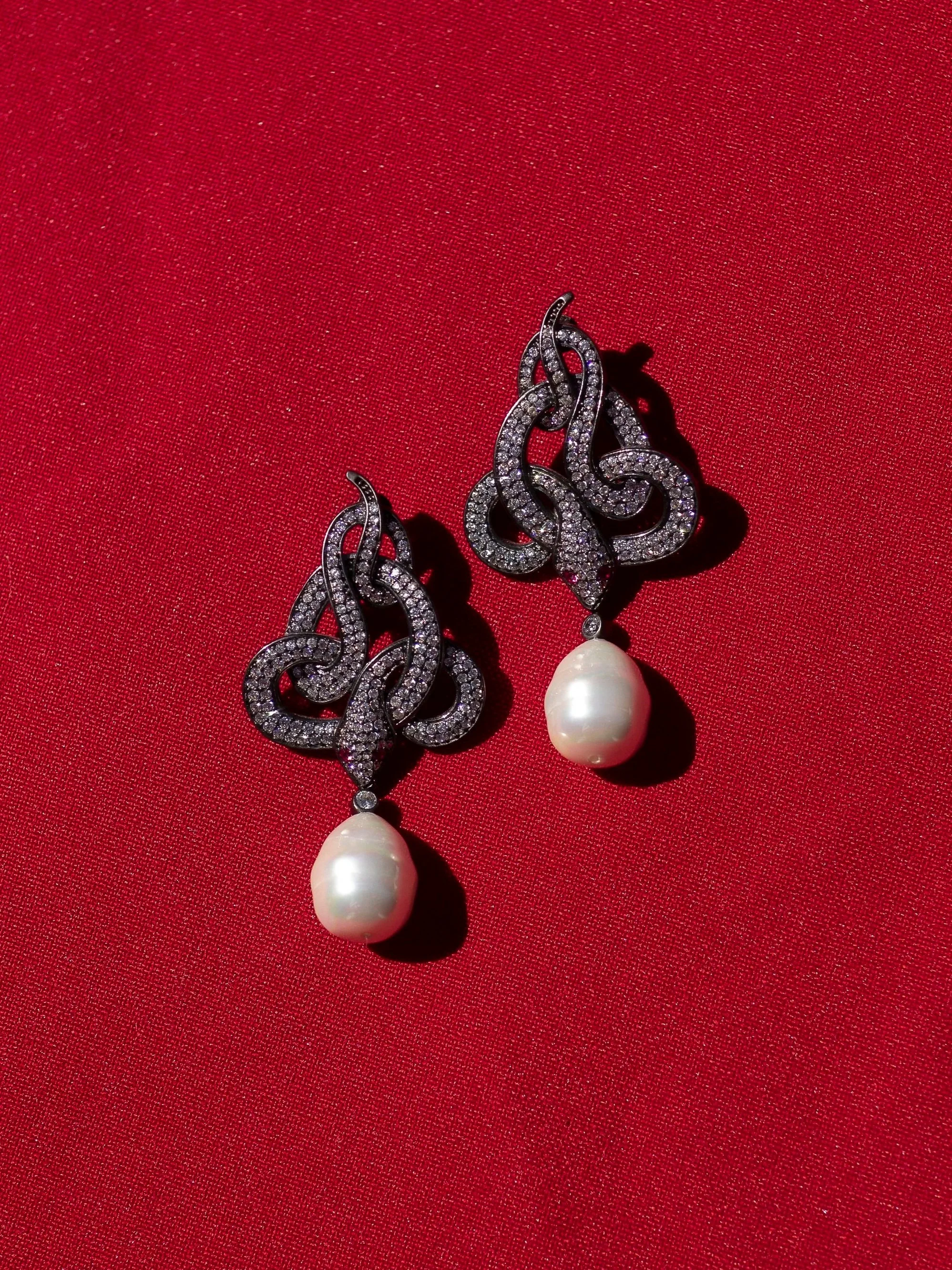 rhinestone+serpent+earrings+pearl+dangle+party+jewellery+maria+sarinana.jpg