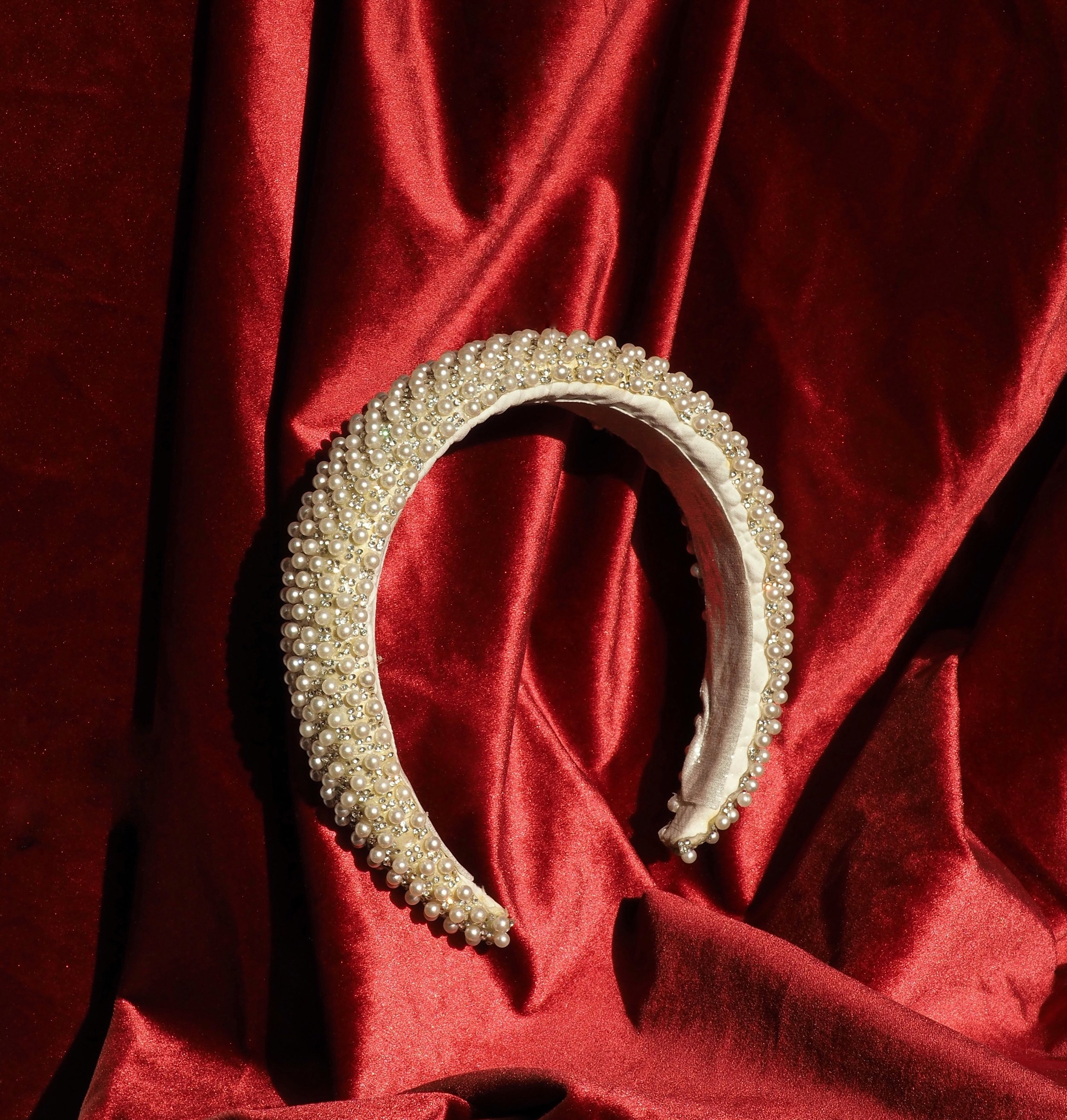 pearl studded bridal headband maria sarinana.jpg