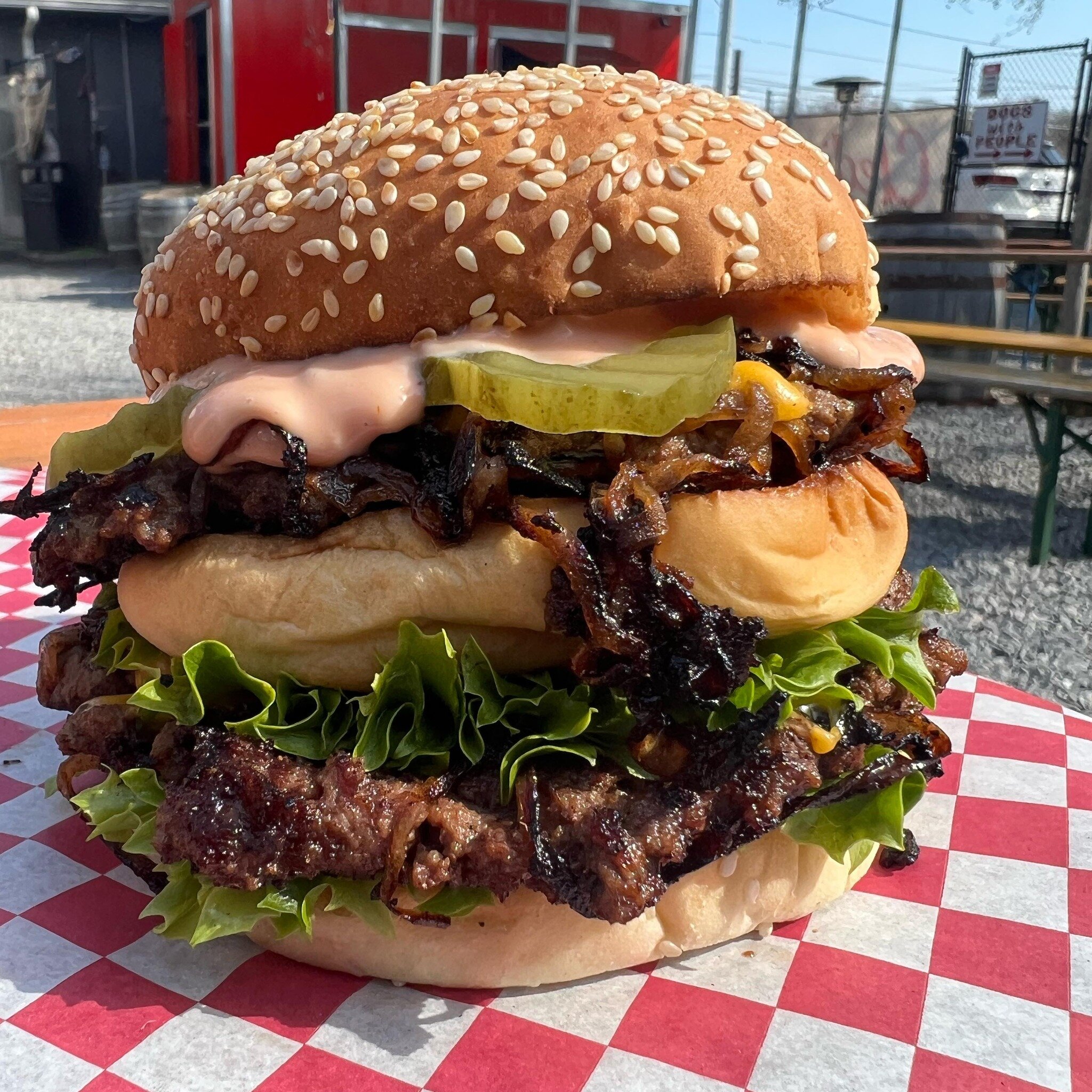 Big Smack - two all beef patties, special sauce, lettuce, cheese, pickles, grilled onions on a sesame seed bun. Available all week! 
.
.
.
. 
#burgers #smashburger #burger #cheeseburger #nashville #nashvilleburger #nashvilleburgers #nashvillefood #na