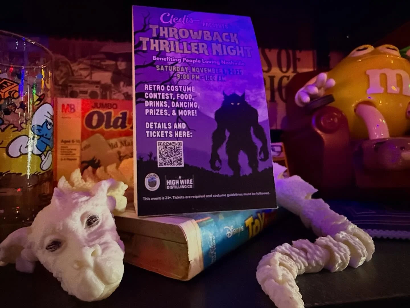 THROWBACK THRILLER NIGHT - 80s &amp; 90s themed costume party at Cledis Bellevue. Saturday, November, 1st, 9pm-1am. Tickets are FREE but you must pre register using the link in our bio. We have DJ&rsquo;s spinning all the throwback hits on vinyl, foo