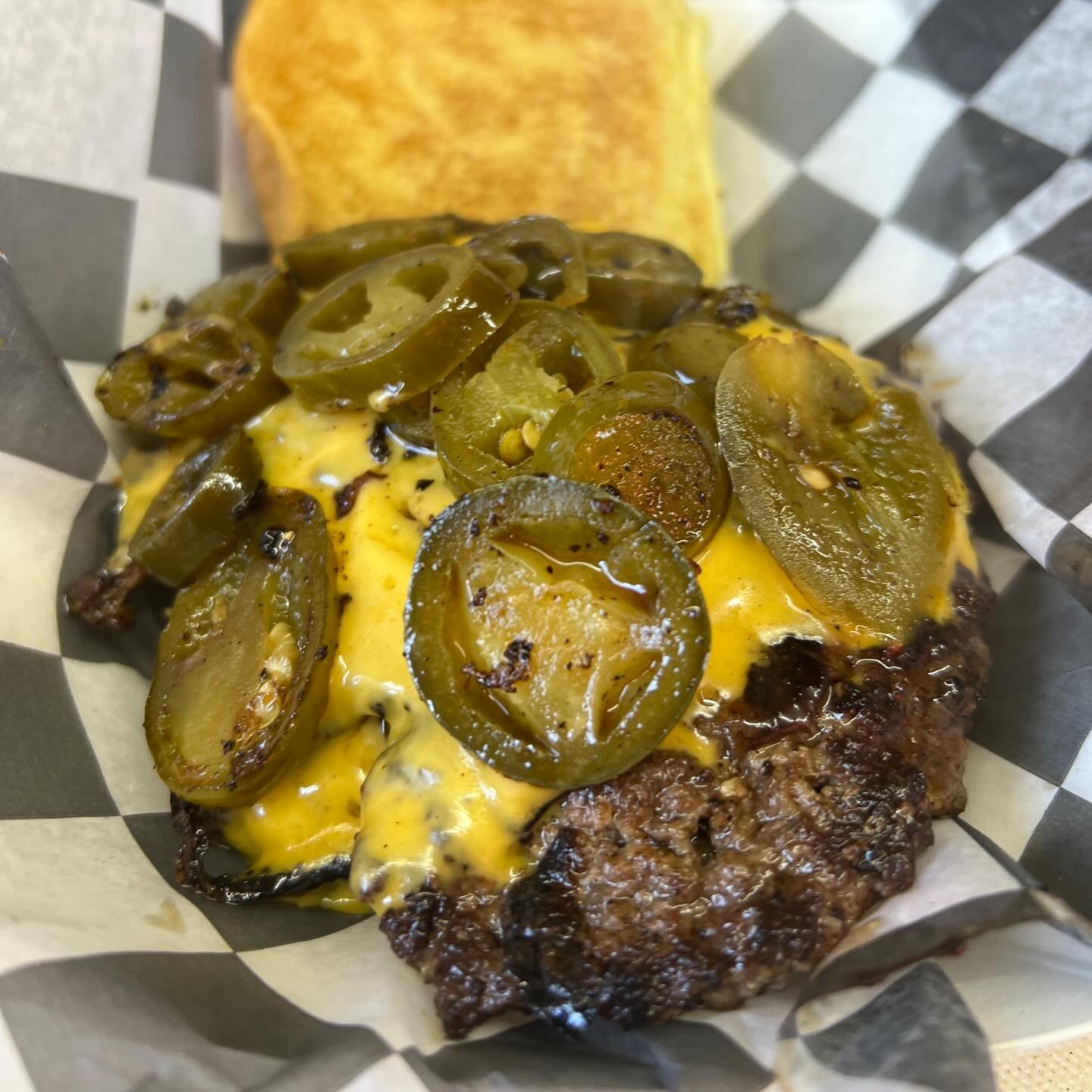 Pro Tip: Add the grilled jalape&ntilde;os. 🔥😍
.
.
.
.
#burgers #smashburger #burger #cheeseburger #nashville #nashvilleburger #nashvilleburgers #nashvillefood #nashvillefoodies #nashvilleeats #eatlocal