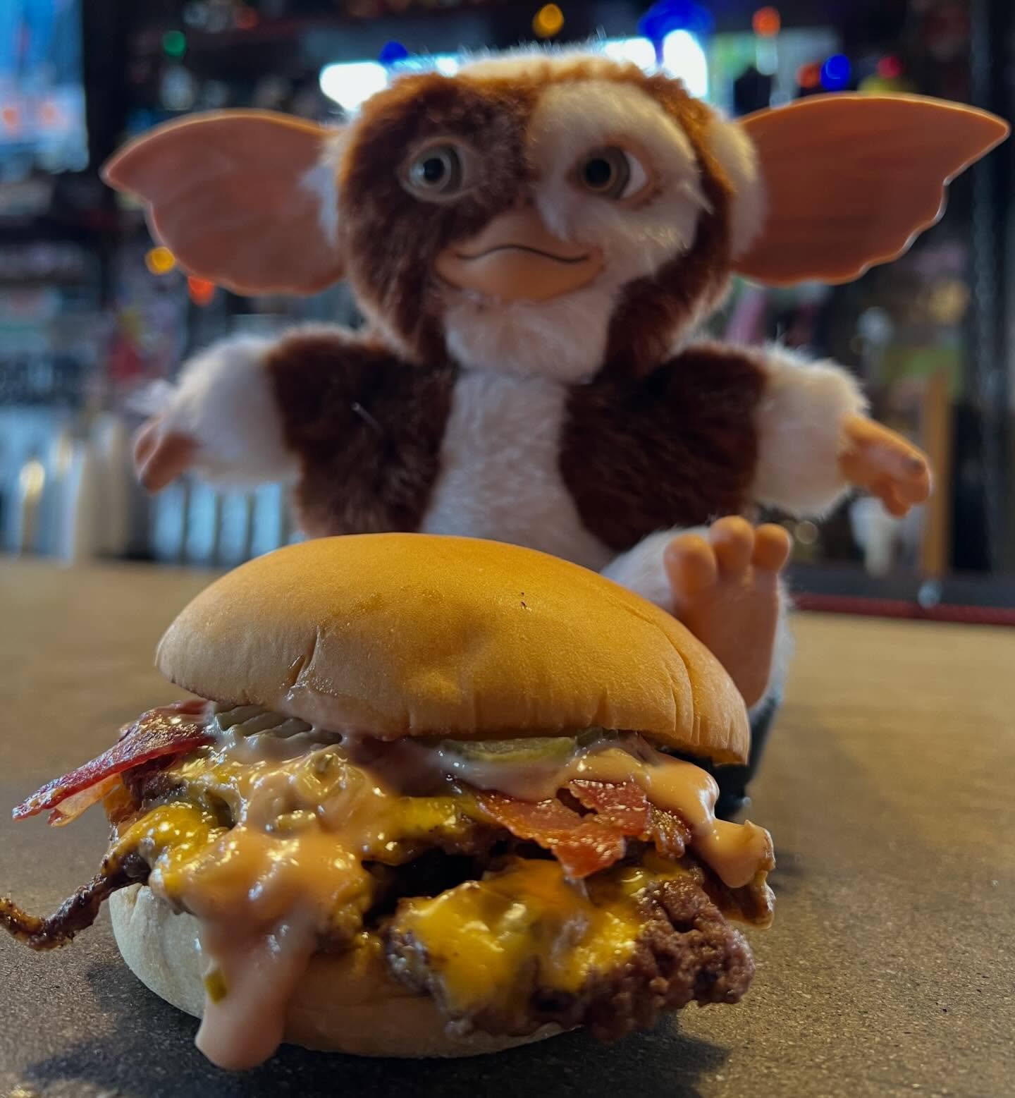 Come eat a burger. Preferably before midnight 😏
.
.
.
.
#nashvilleburger #nashvillefood #nashvillefoodies #nashvilleeats #eatlocal