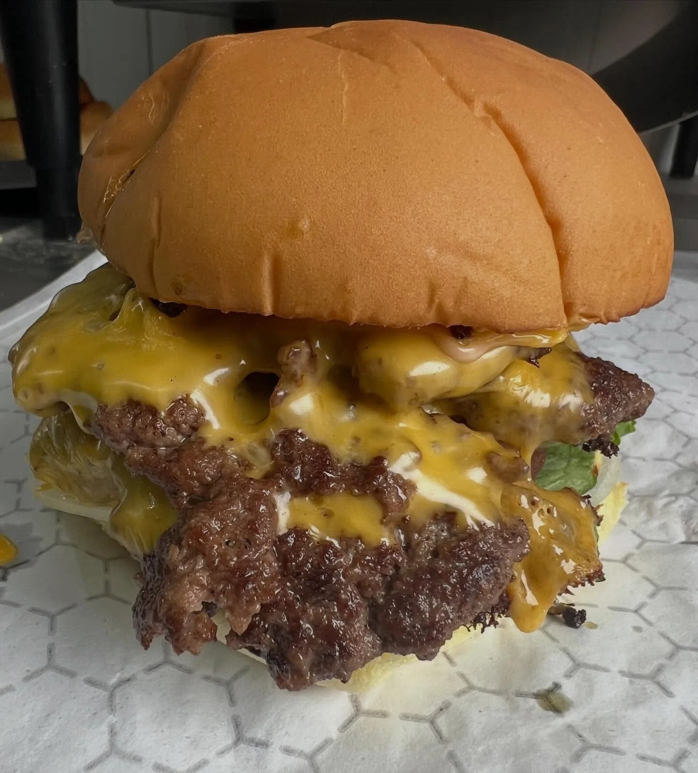 Quick pic before it gets wrapped. Say cheese! 😁🍔❤️
.
.
.
.
#nashvilleburger #nashvillefood #nashvillefoodies #nashvilleeats #supportlocal