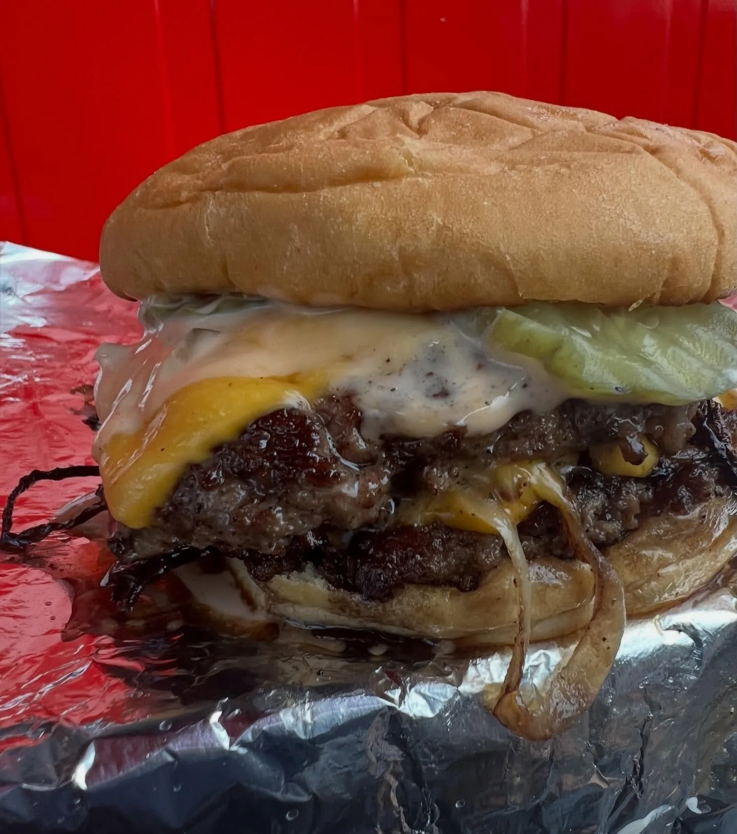 It&rsquo;s Tuesday. Happy Hour from open to close. 2 for 1 beers, $5 wells &amp; wine all day long. 🍺🥃🍹
.
.
.
#nashvilleburger #nashvillefood #nashvillefoodies #nashvilleeats #nashvillehappyhour