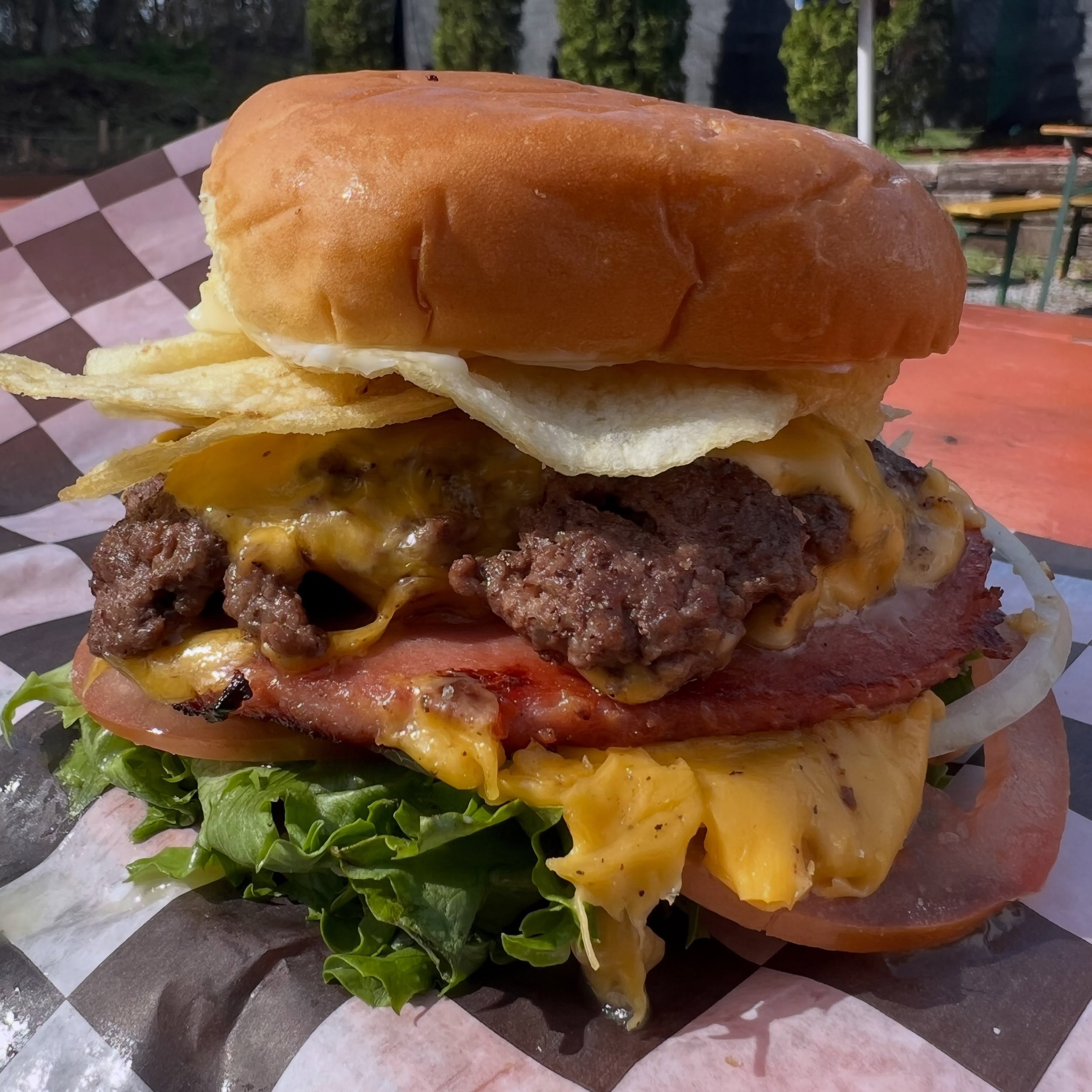 Cledis Burger, add fried bologna and potato chips. That&rsquo;s all you gotta say and we got you! 🍔💪
.
.
.
.
#nashvilleburger #nashvillefood #nashvilletrivia #nashvilleeats #supportlocal