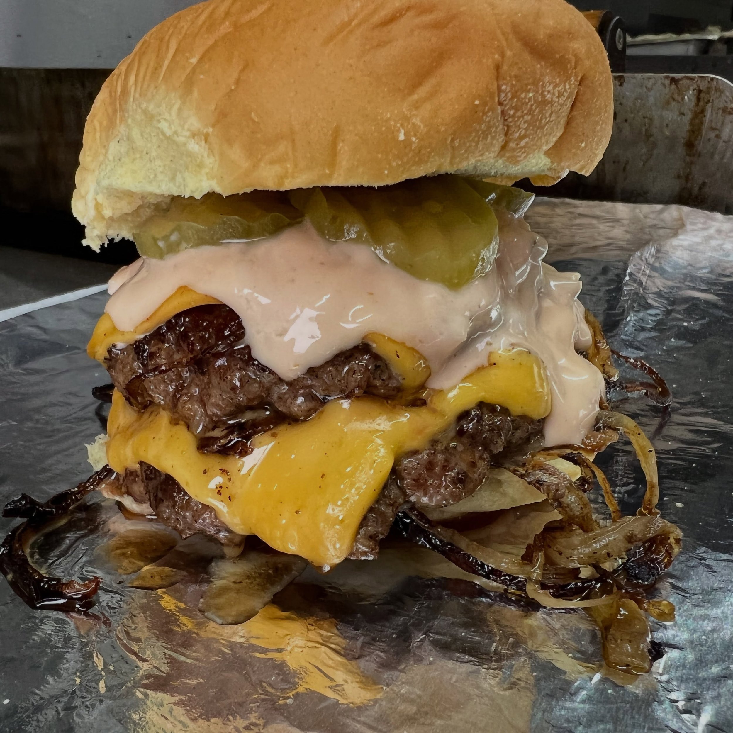 Sometimes you just gotta snap a quick pic before you send it out 🍔📸😍
.
.
.
.
#nashvilleburger #nashvillefood #nashvillefoodies #nashvilleeats #supportlocal