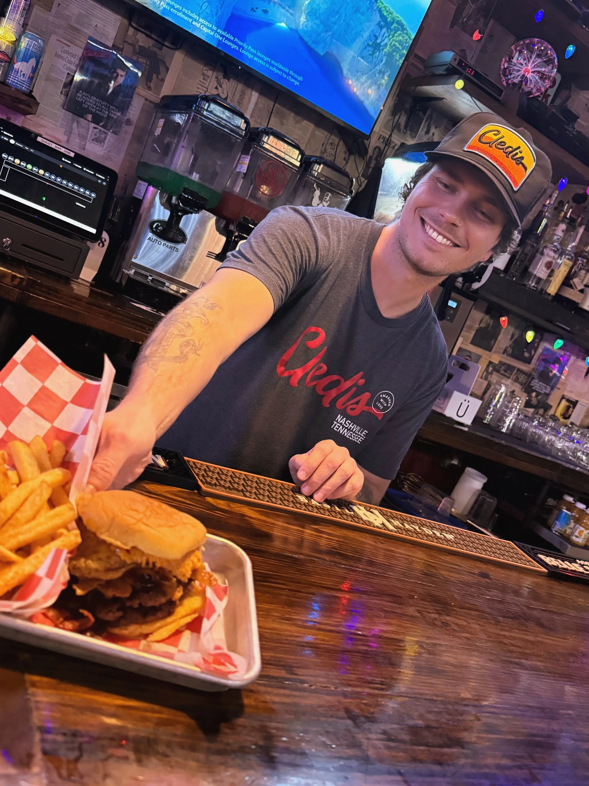 Try the Cousin Eddie at Cledis, say hey to Luke, AND&hellip; is there a better Christmas movie? 
Comment Below 👇 
-
#cledis #nashvilleburgers