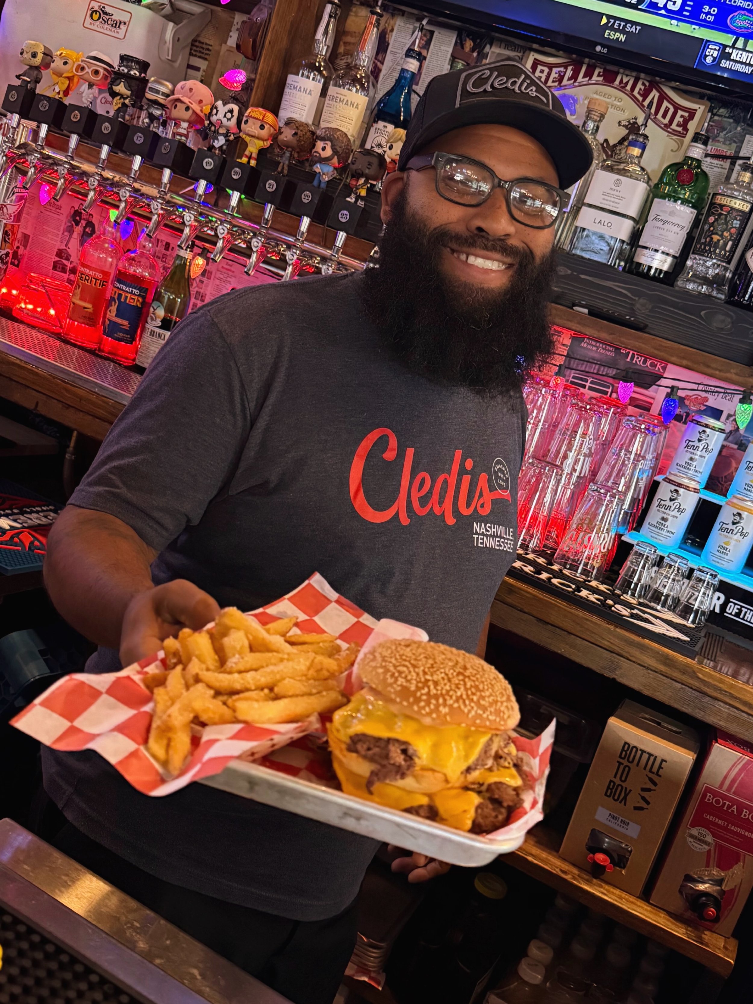 You gotta try the Big Smack at Cledis! 🍔 James said so&hellip;
AND, what is the best Nintendo game of all time? 
-
#nashvilleburger #cledis #nintendogame