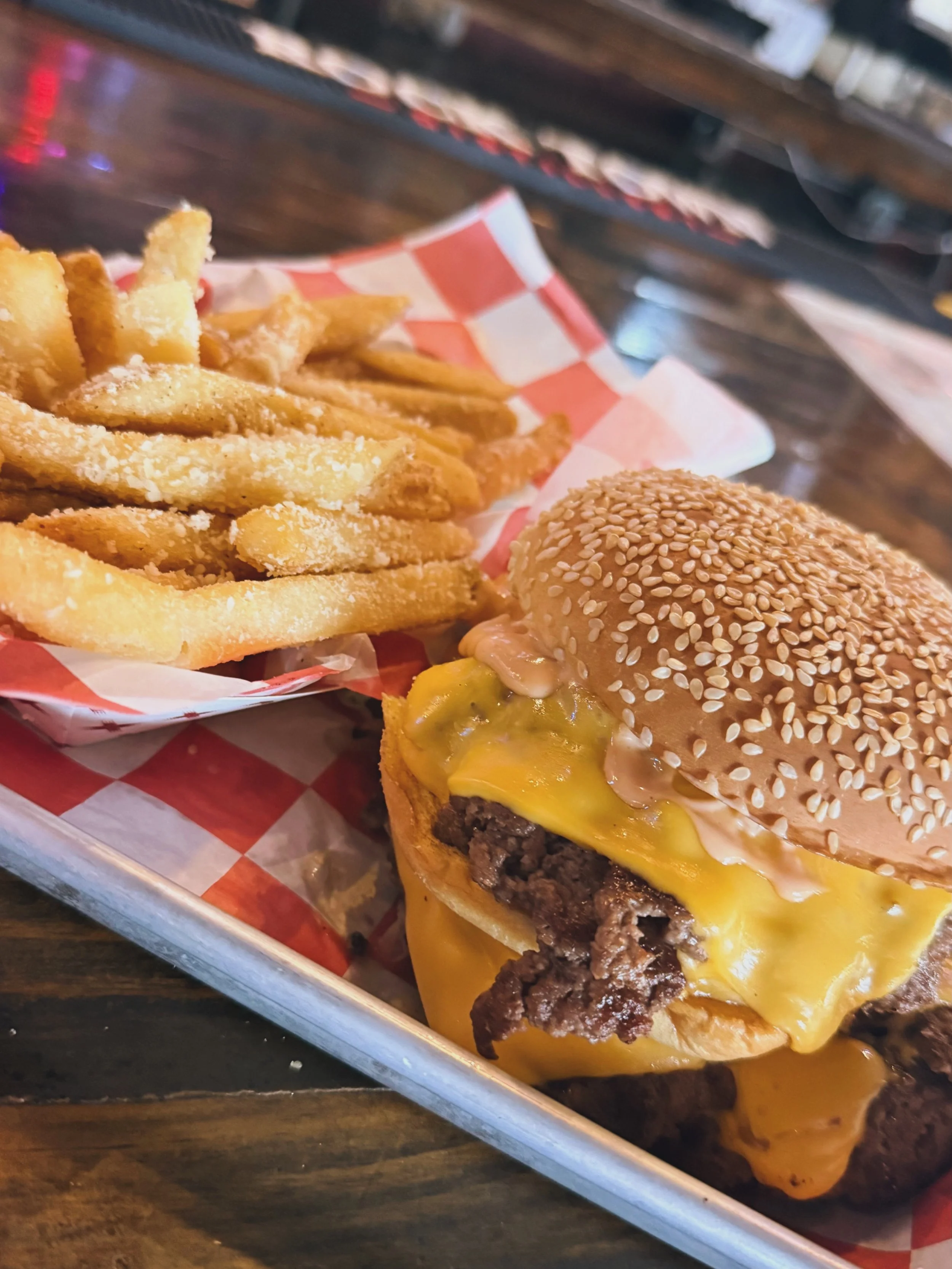 What is your go-to burger at Cledis?  We would love to know! 
Comment Below 👇 
-
#cledis #nashvilleburger