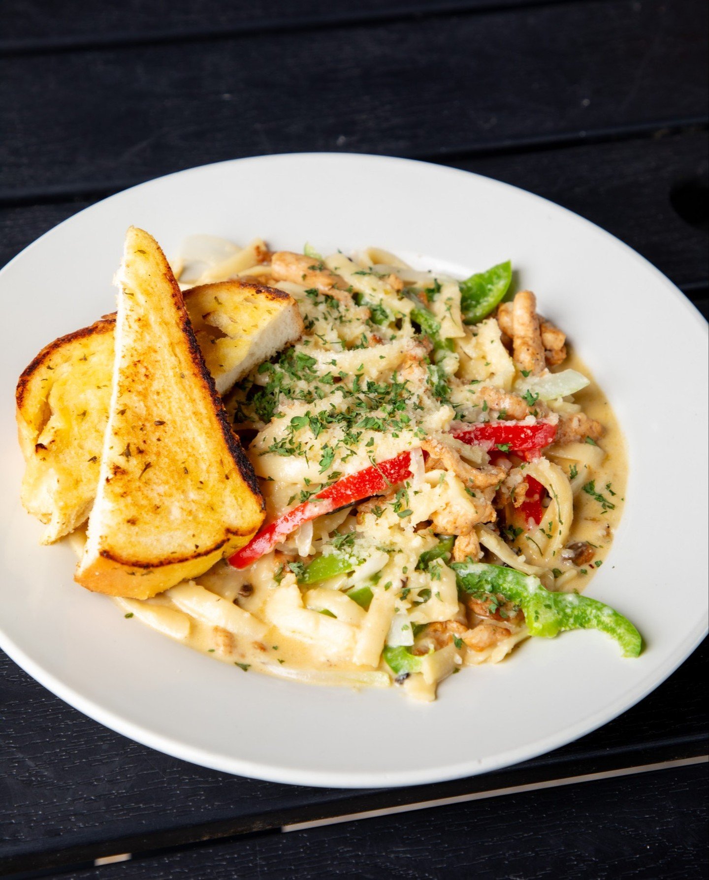 Life is better when you have your favorite pasta. 😉🍽️