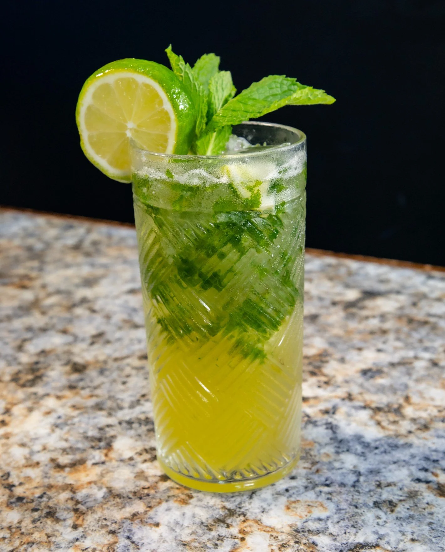 A refreshing cocktail in your hands ASAP! 🍹