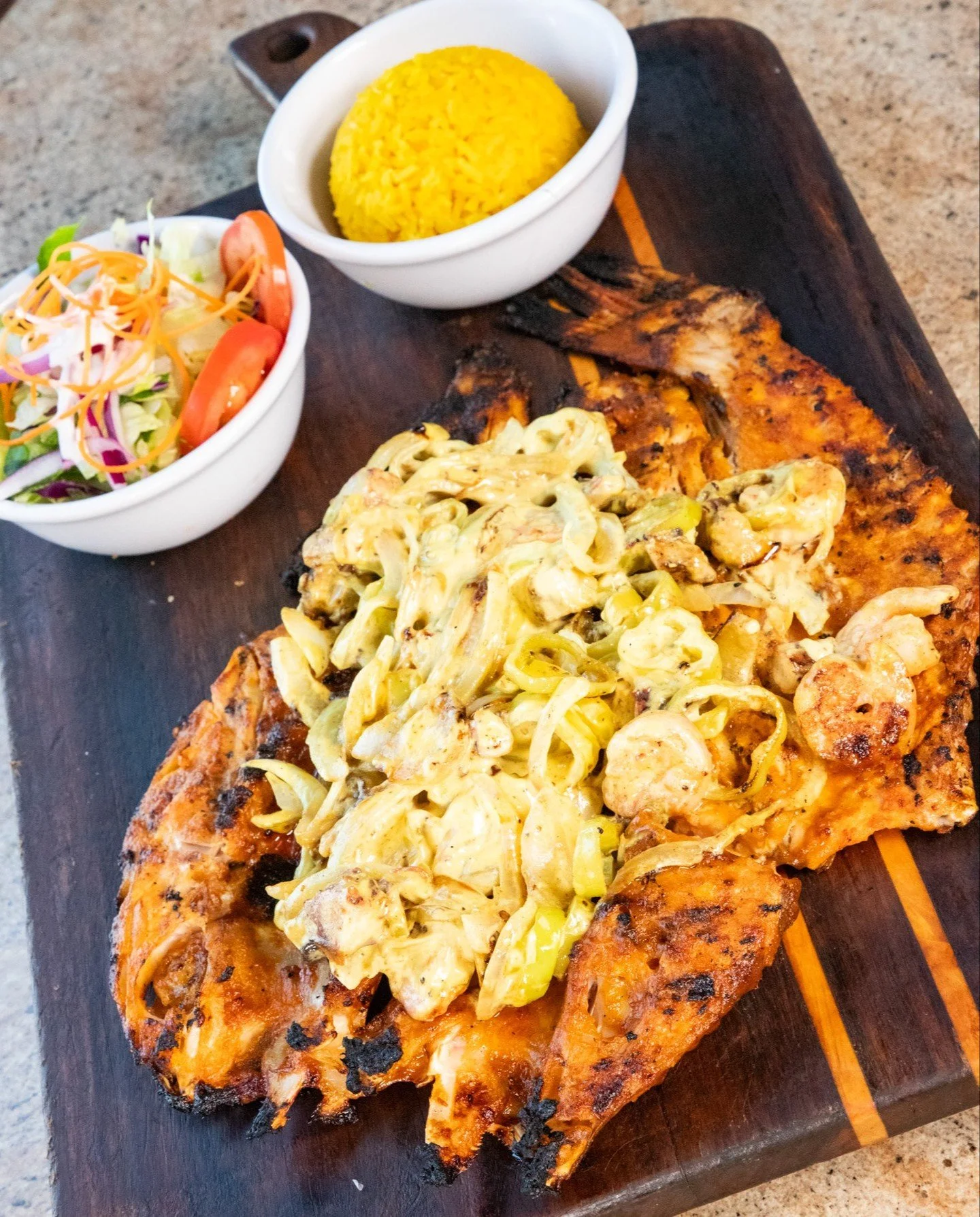 From the ocean to the table, the seafood options are unlimited and ready to be devoured. 🌊