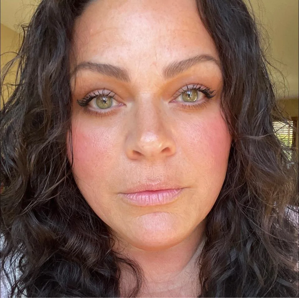 new profile - Danielle.jpeg