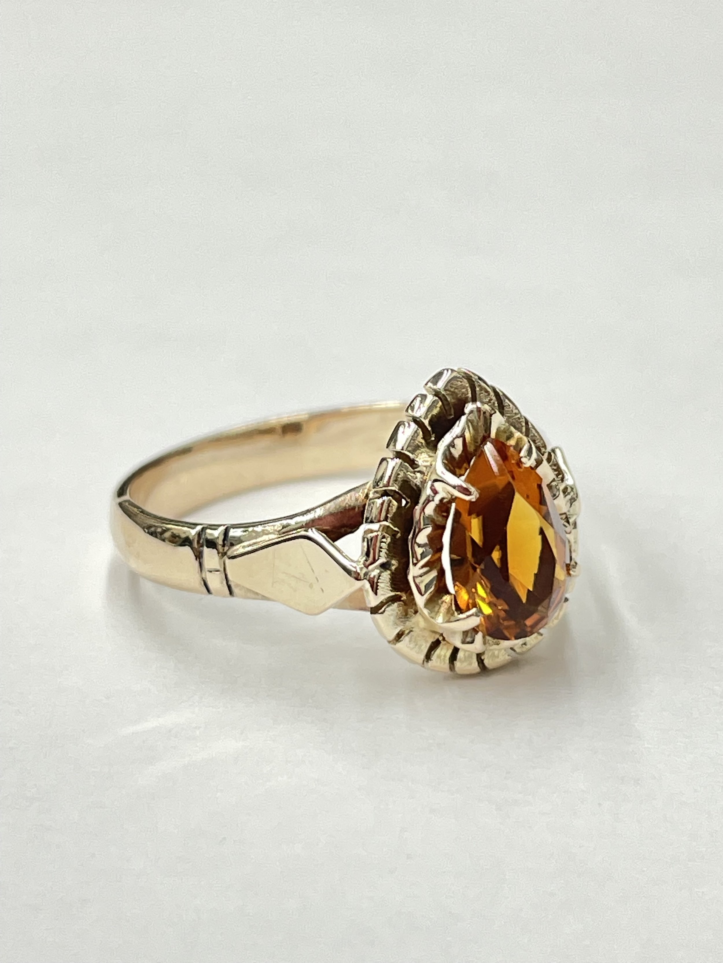 Past Present Future Citrine Ring in 14k white gold with Engraving for sal  (GR-2078)
