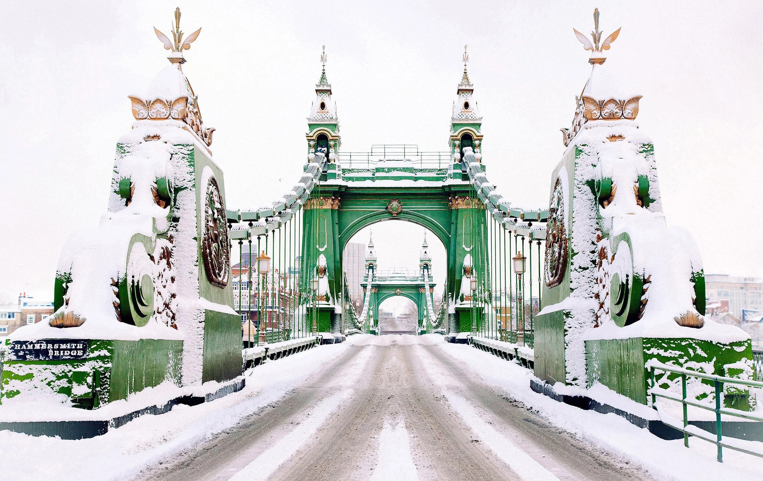 Hammersmith Bridge in the Snow 2009 (A3 and A2 sold out, A1 still available)