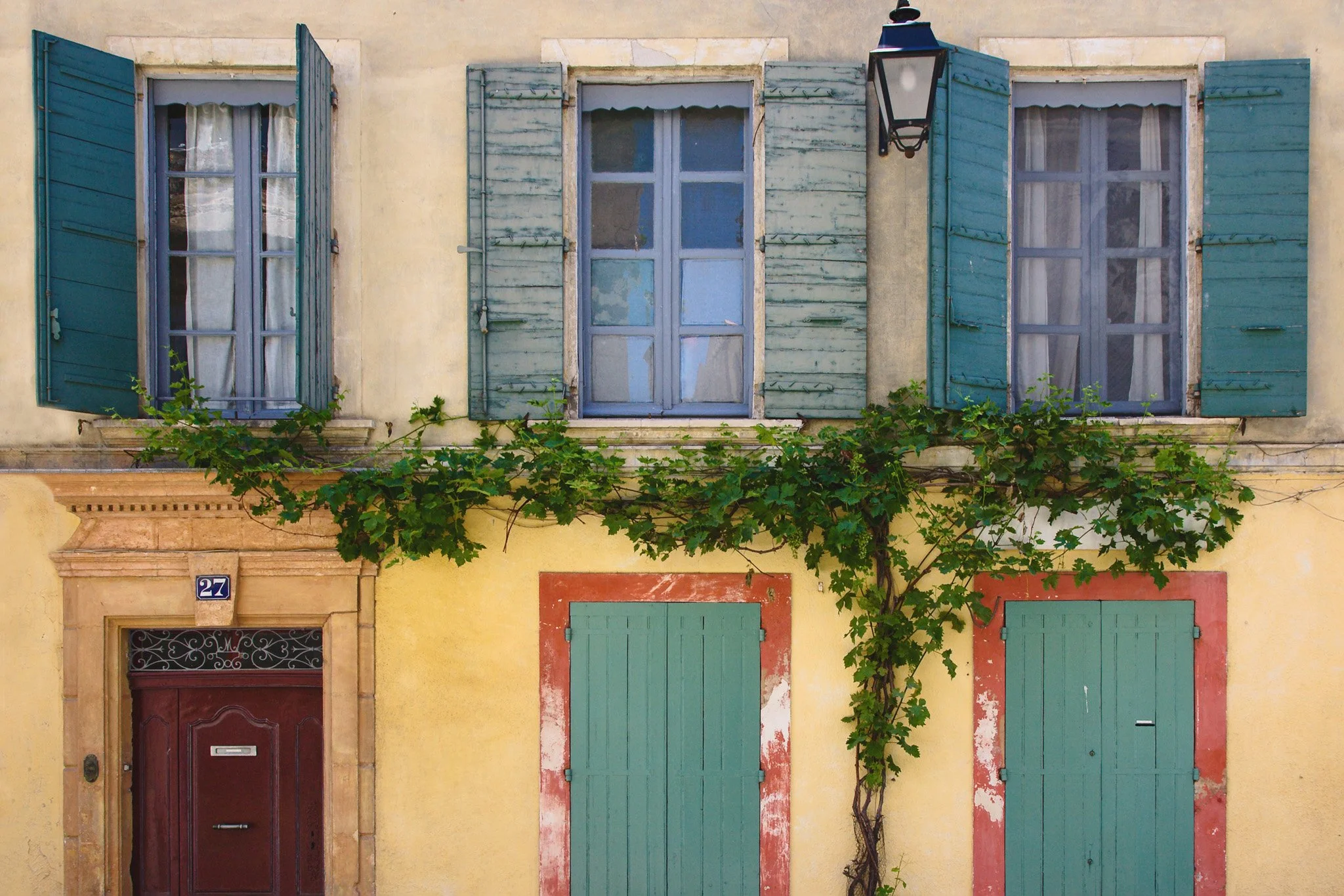 No.27 Arles, Provence