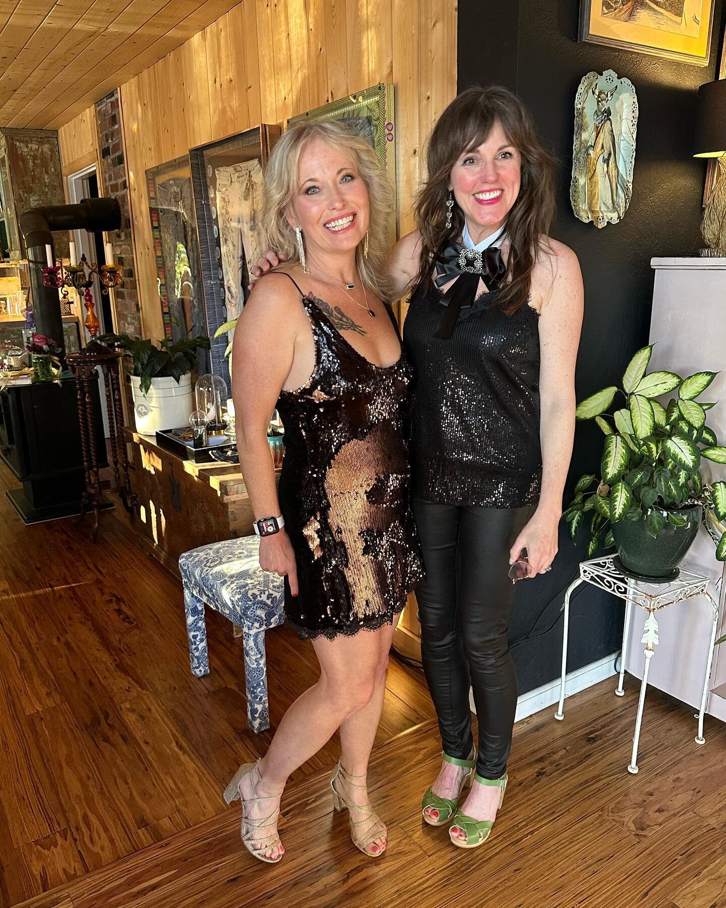 A Semi-surprise birthday party for my VERY dear and gorgeous friend. The winning ingredients? Sequins, 2 live bands, so many friends who love Tanna, yummy food, shots of tequila, perfect weather and a whole lot of silly and fun. How do you go about c