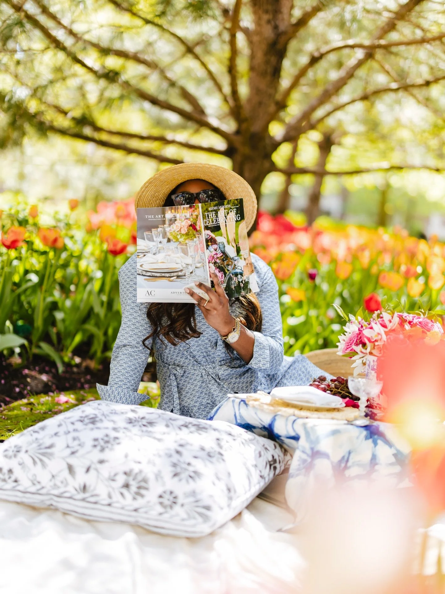 The warm weather that invites us to slow down, gather, and celebrate outdoors. ✨I&rsquo;ve always been drawn to gatherings that feel effortless, yet deeply considered. 

This is The Art of Celebrating in its simplest form&hellip;
a beautiful setting,