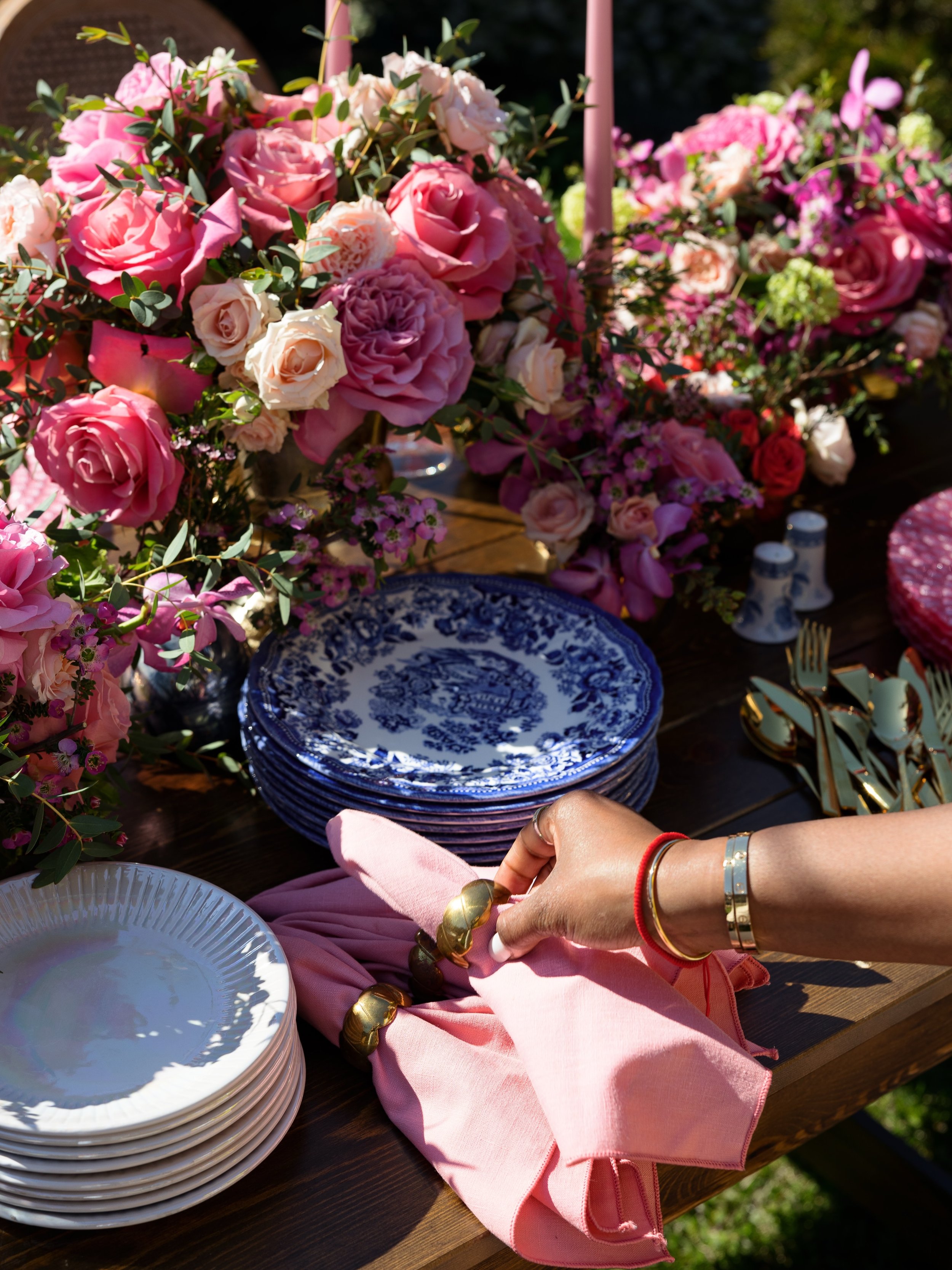 Summer entertaining season. ✨

📷 @emiliajane_