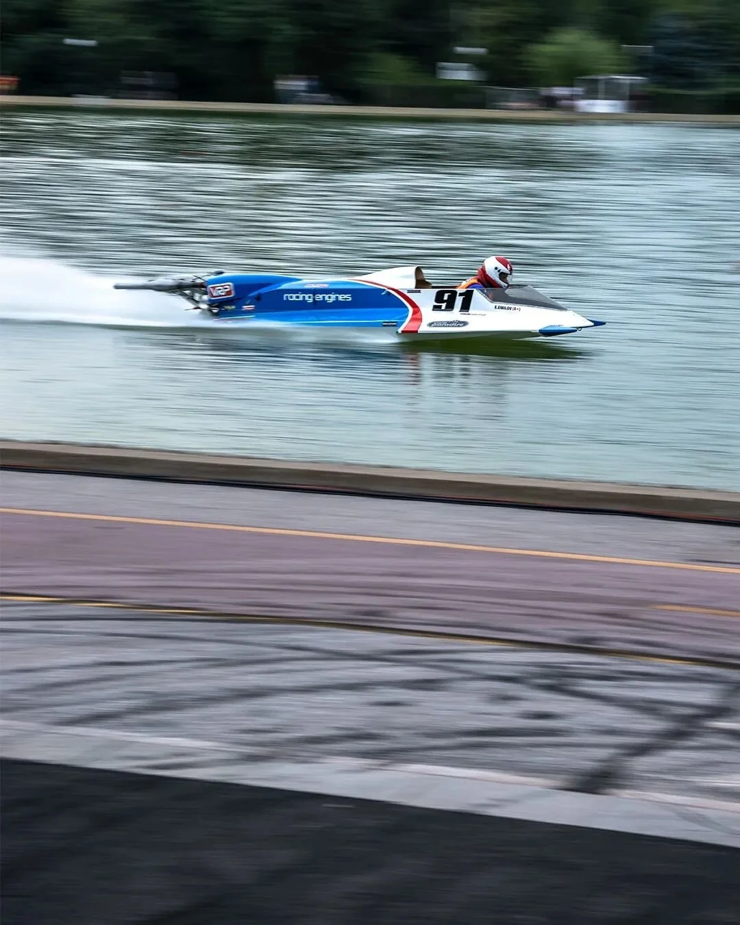 Спомени отпреди няколко съботи. 😊💯🌊

.
.
.
#redbullshowrunplovdiv @redbullbulgaria #waterformula #hydrogp #waterracing
