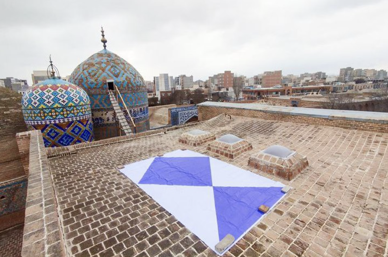 “O mundo acabando e você aí, falando de arte” (e por que eu também continuo insistindo)