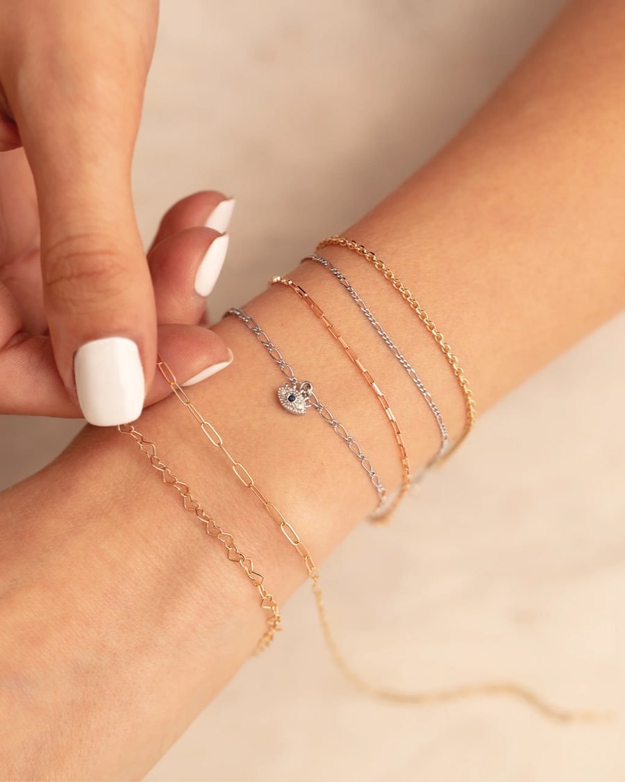 Happy Teacher Appreciation Week! Tag your favorite teacher below for their chance to win a free permanent bracelet ! 📕🖍️✂️
.
We LOVE &amp; APPRECIATE YOU teachers, y&rsquo;all are the real hero&rsquo;s ! 
.
Gift cards for permanent jewelry availabl