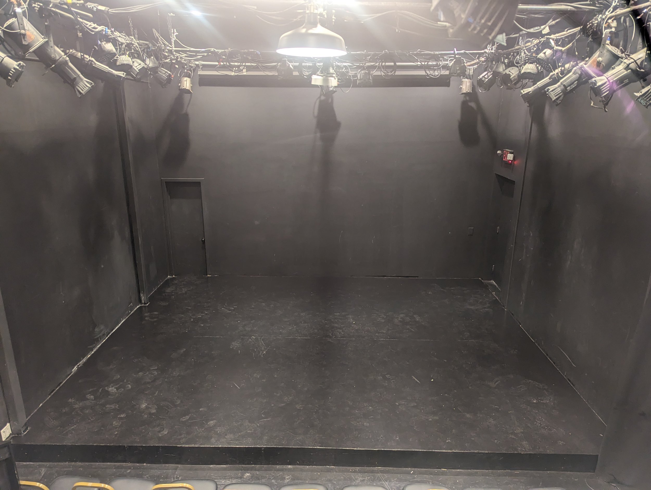 No Set With Worklights