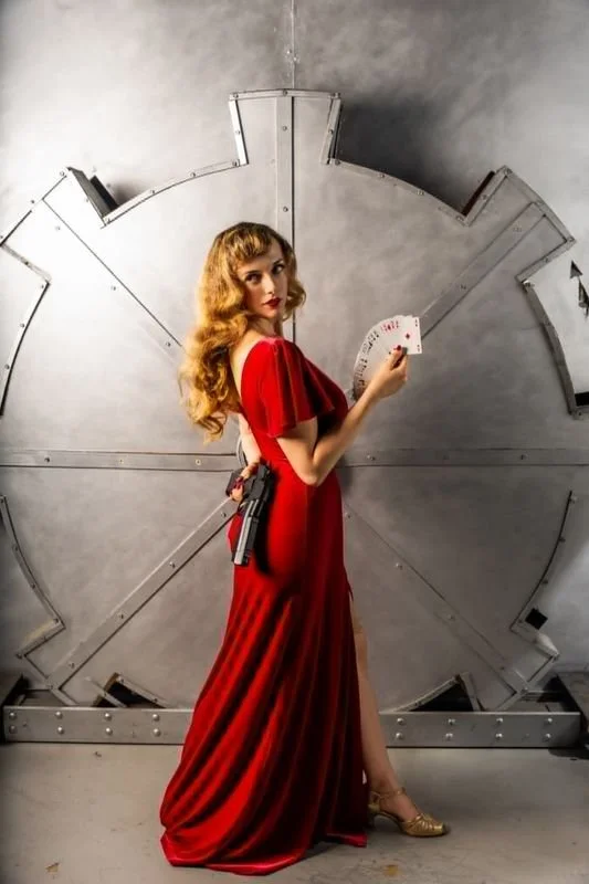 I AM NOT A SPY. THIS IS A MAGIC SHOW.