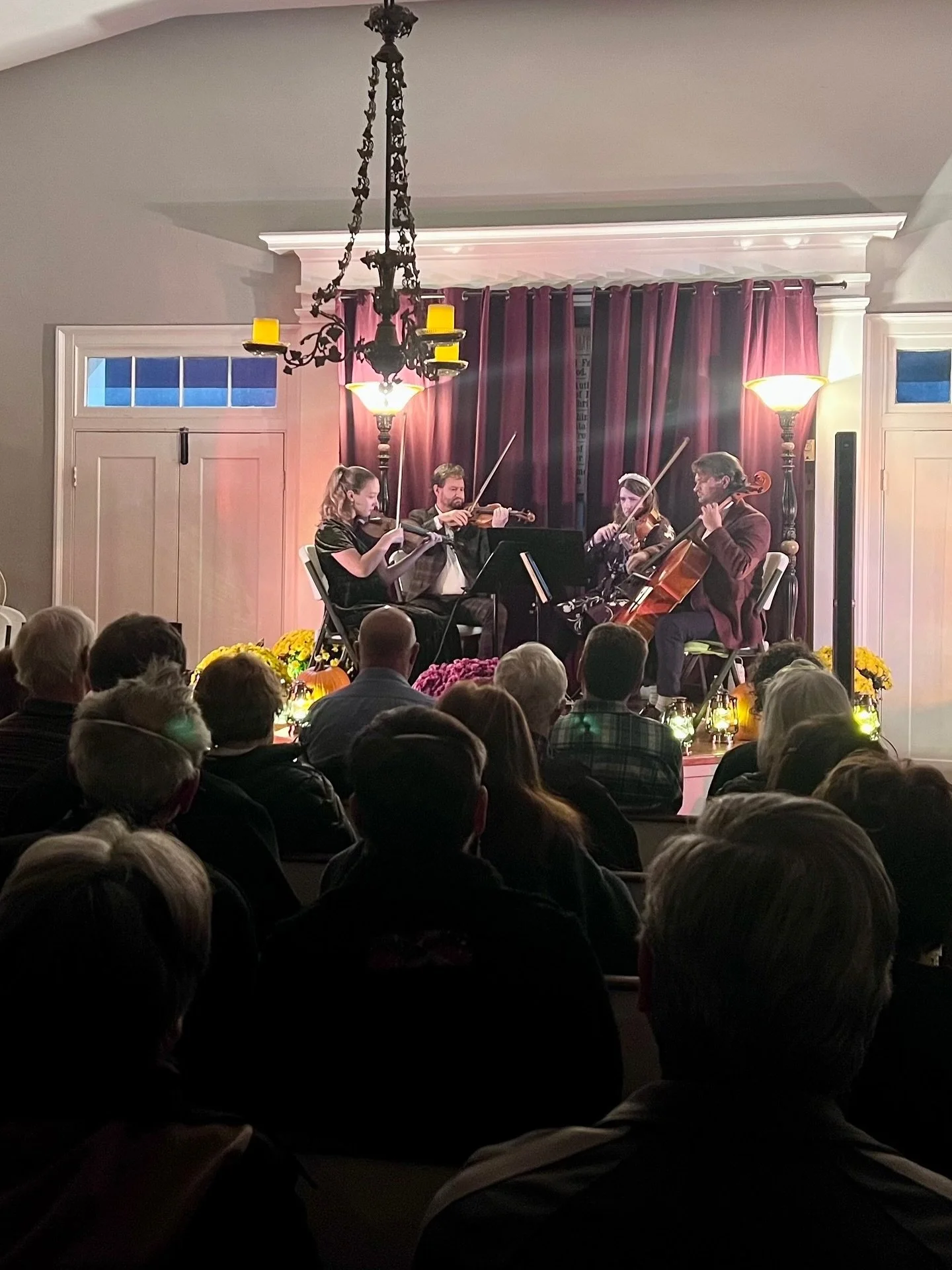 &ldquo;Live at the Uni&rdquo; Halloween show - thank you @montgomeryohio Arts Commission for having us! 

Music:
Thriller by Michael Jackson
This Is Halloween from Nightmare Before Christmas
Theme from Stranger Things

Video: @kaswinklerrealtor