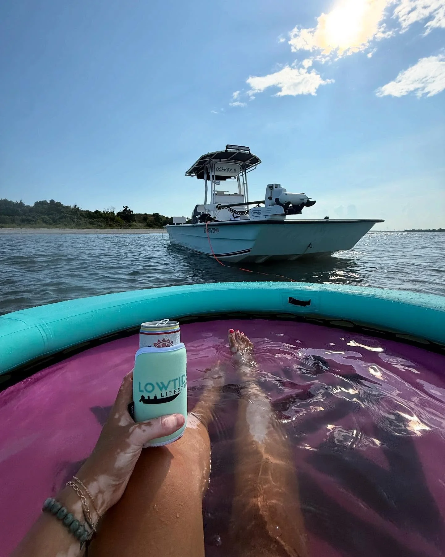 It&rsquo;s Friday after 5&hellip; what are your boat plans for the weekend? 

#lowtidelifestyle #sobx #crystalcoastnc #emeraldisle #atlanticbeach #PKS #NC #northcarolina #boat #boatdays #bayrider
