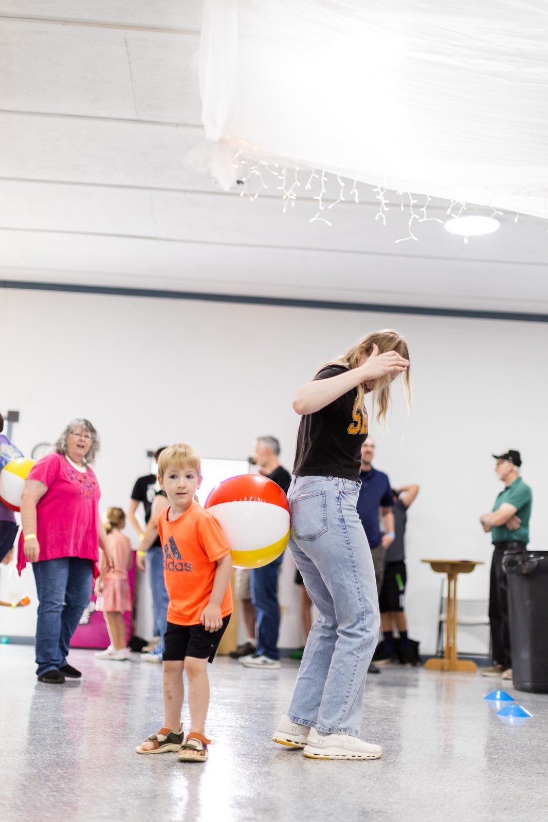 smail-family-reunion-2026-children-beach-ball-game.jpg