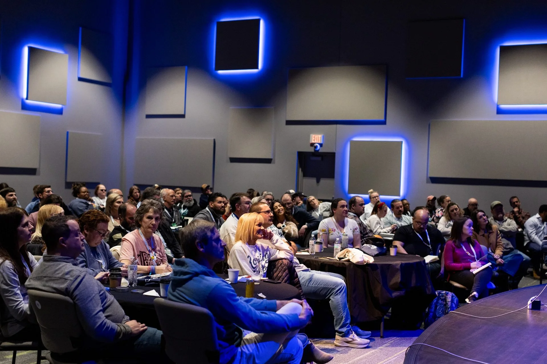 conference-breakout-room-wide-event-photography-01.jpg