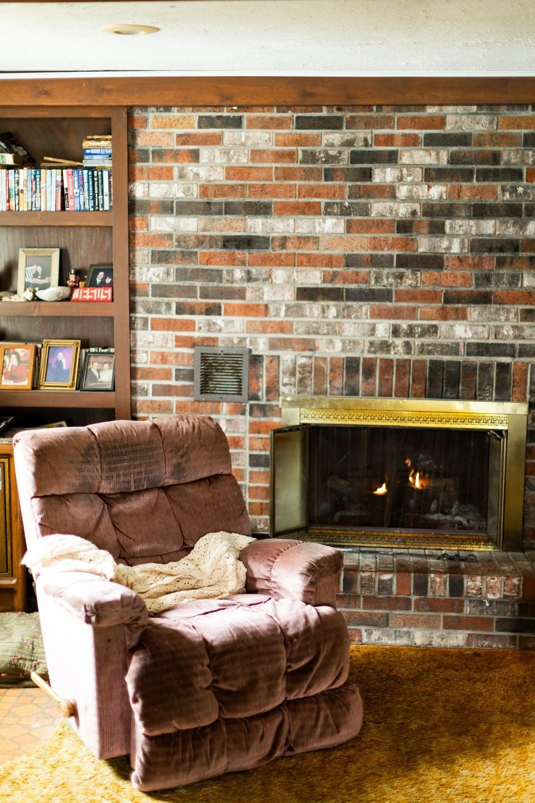 rural-missouri-family-dinner-cozy-living-room-fireplace.jpg