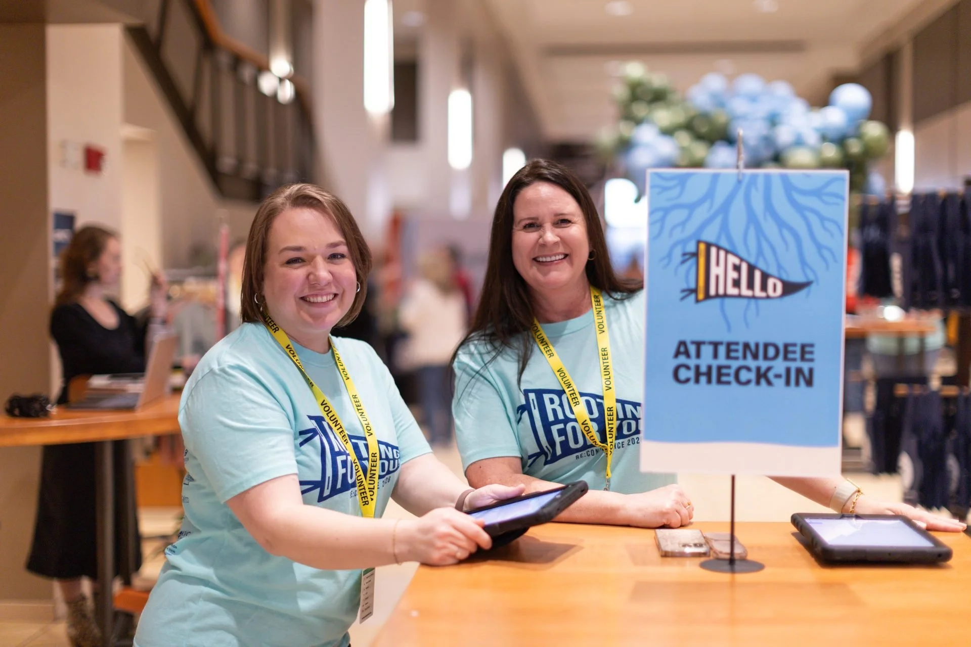 conference-attendee-check-in-desk-event-photography-01.jpg