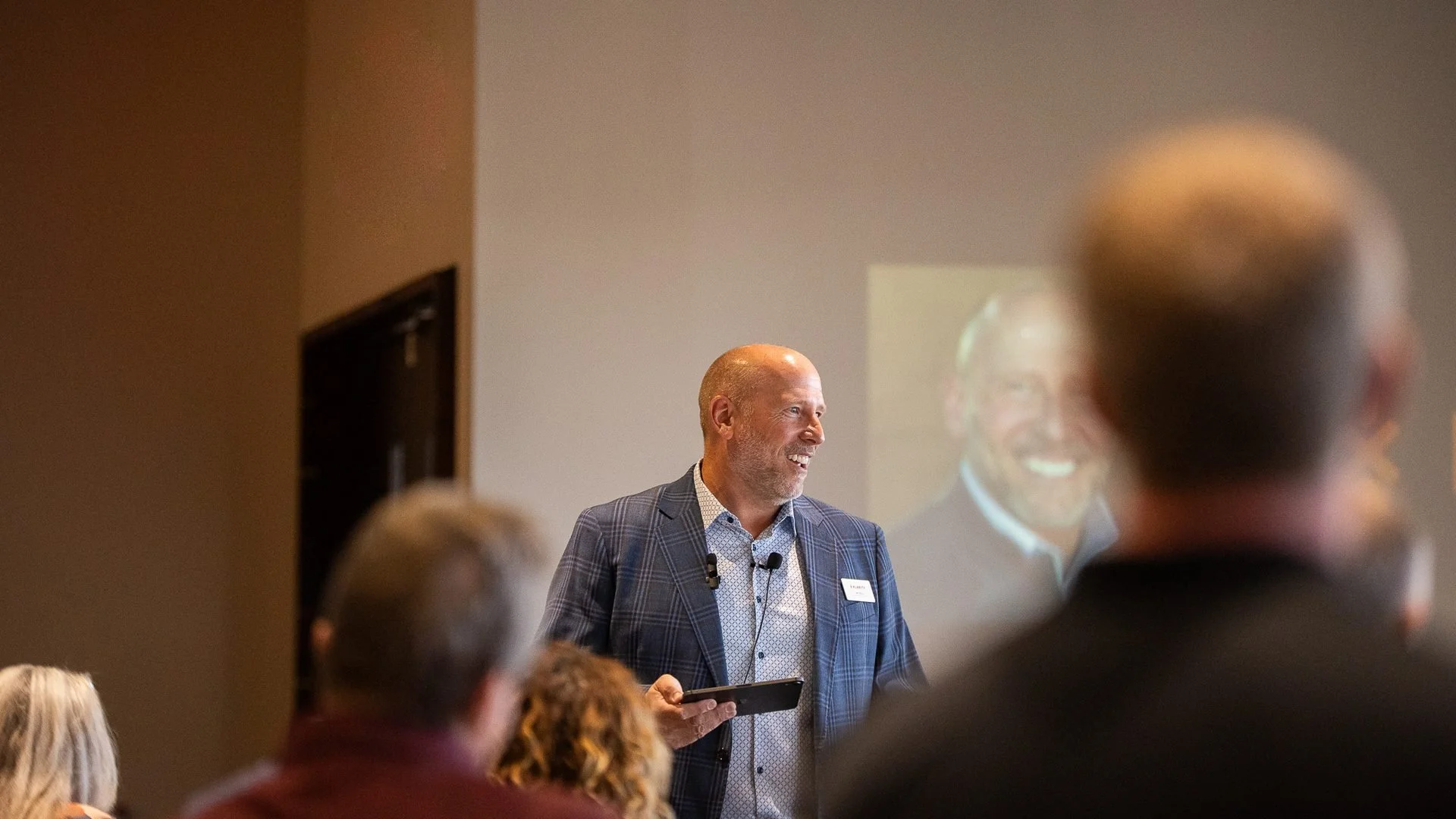 keynote-speaker-candid-business-event-photography-kansas-city-03.jpg