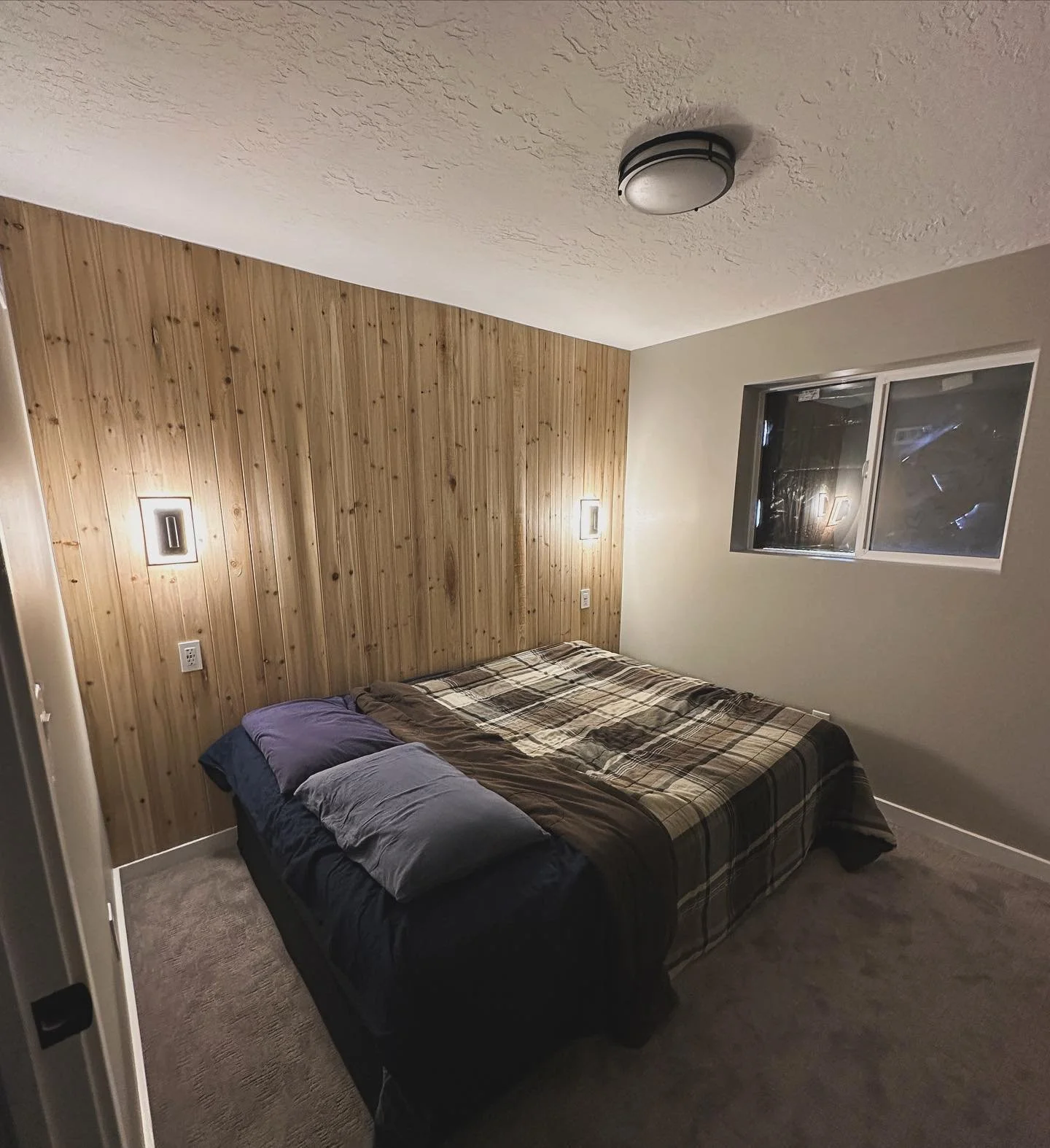 1 room 100% finished at the cabin. We framed out windows, did the drywall work, painted, installed light fixtures and the accent panel wall. 

#utah #utahcontractor #utahconstruction #utahremodel