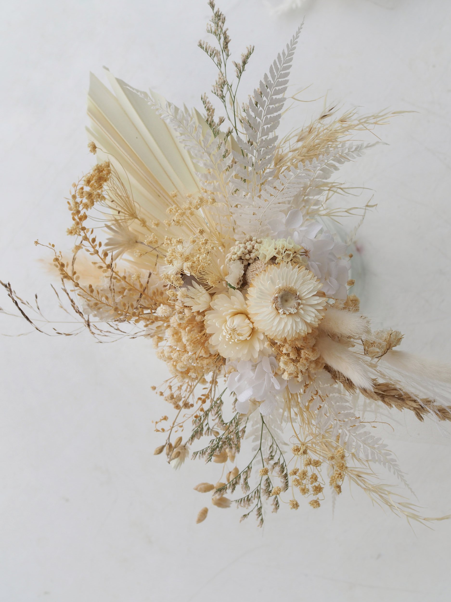 Custom Dried Flower Cake Spray Elevate your cake with floral elegance. Our custom dried flower sprays are handcrafted to order, using a curated blend of preserved blooms and textures.