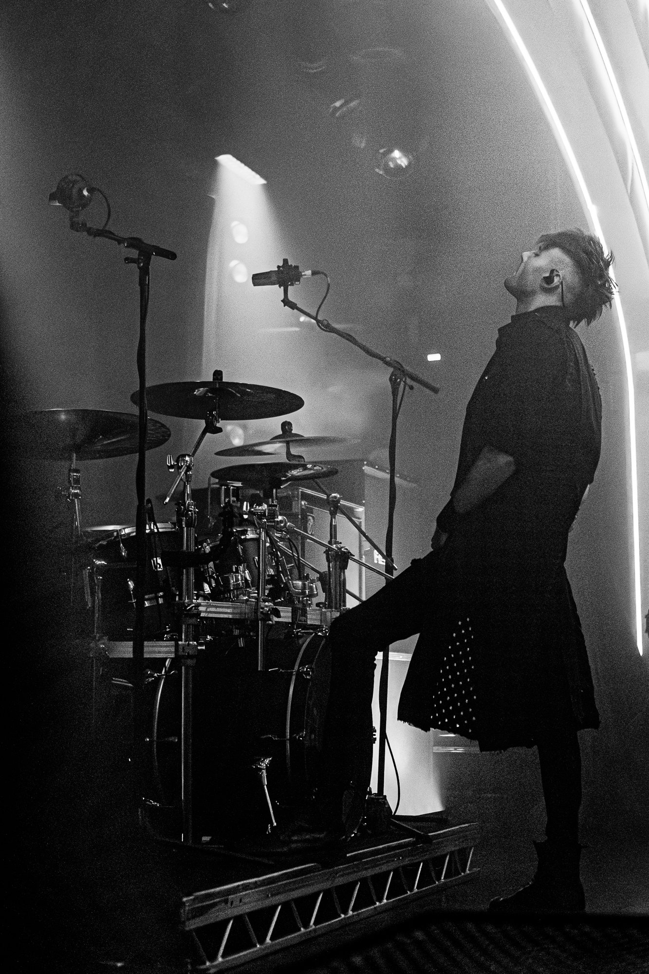 THE RAVEN AGE - LONDON, UK. — HIVE